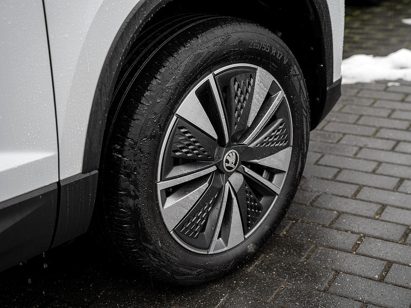 Skoda Karoq 1.5 TSI Tour DSG ACC Navi Matrix Kessy — photo 5