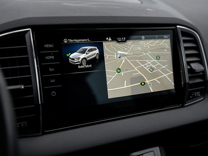 Skoda Karoq 1.5 TSI Tour DSG ACC Navi Matrix Kessy — photo 7