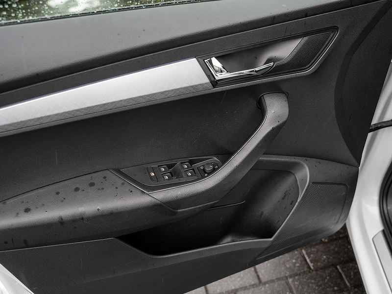Skoda Karoq 1.5 TSI Tour DSG ACC Navi Matrix Kessy — photo 13