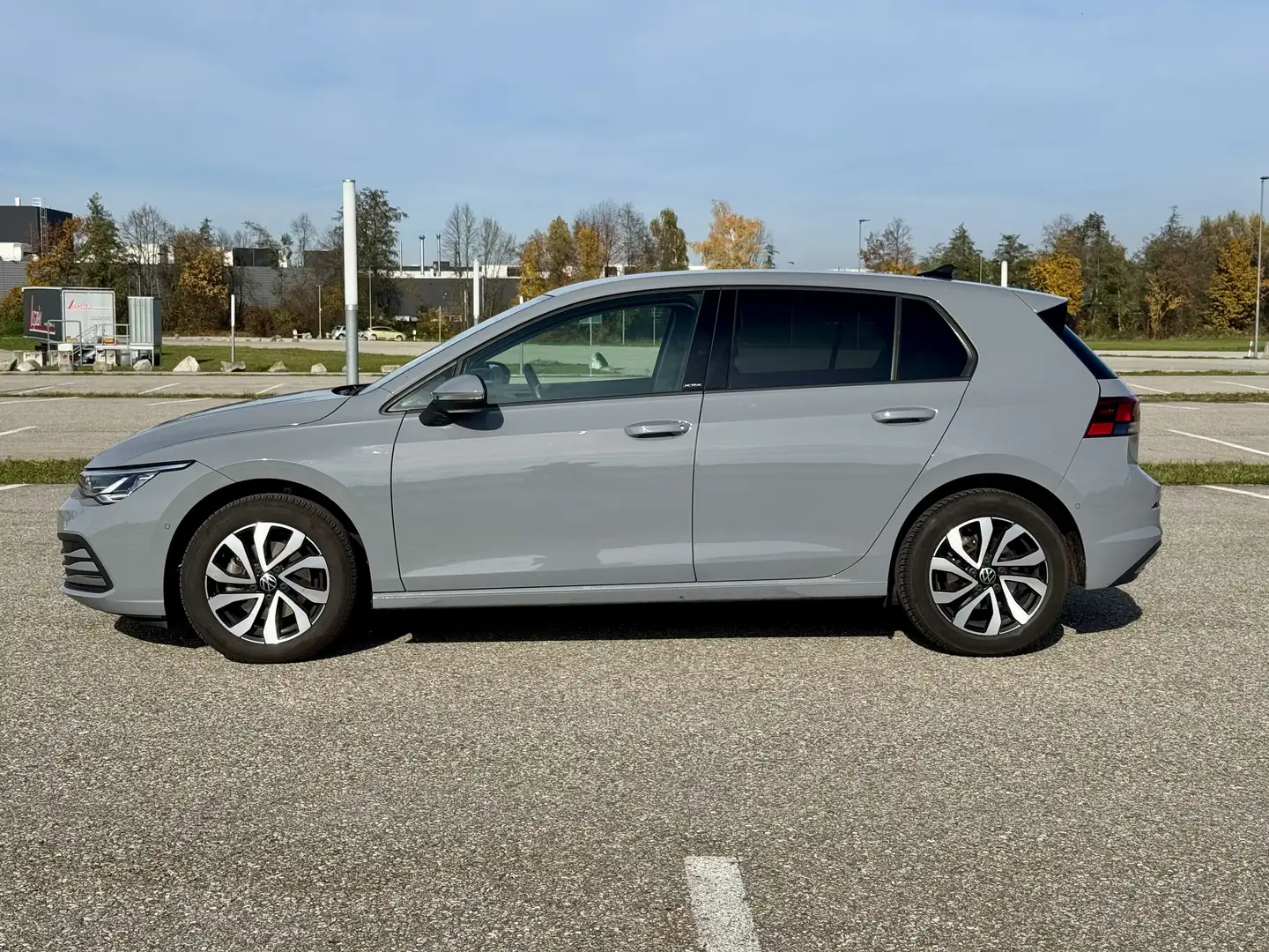 Volkswagen Golf Active eTSI Grau - 2