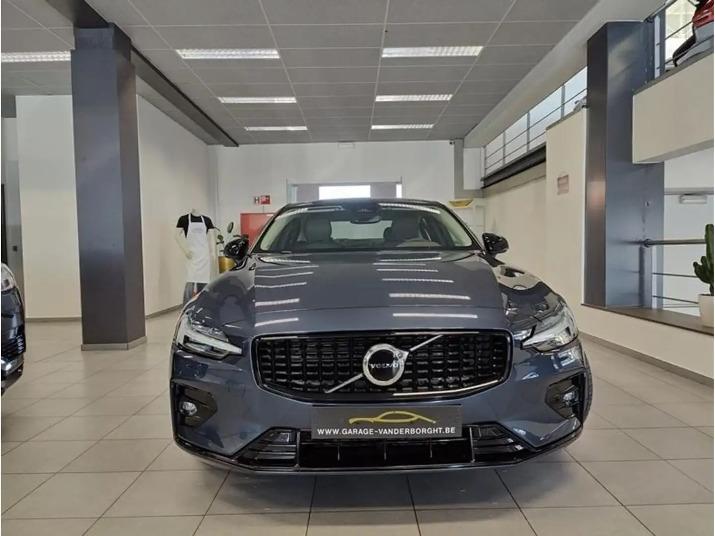 Volvo S60 PLUS DARK B5 HYBRID BENZINE AWD AUTOMAAT Blau - 2