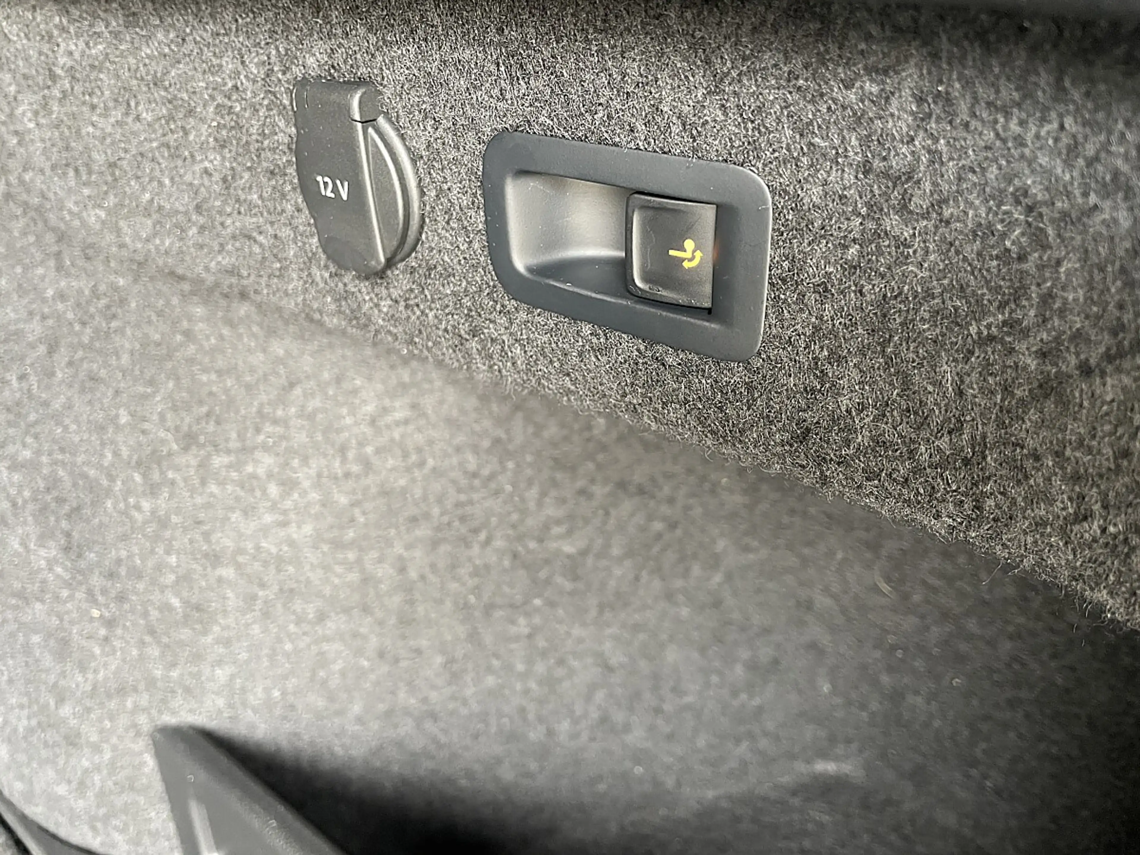 Volkswagen Passat Variant Business 2,0TDI DSG-LED-AHV-ACC-KESSY-MASSAGE-E... — photo 10
