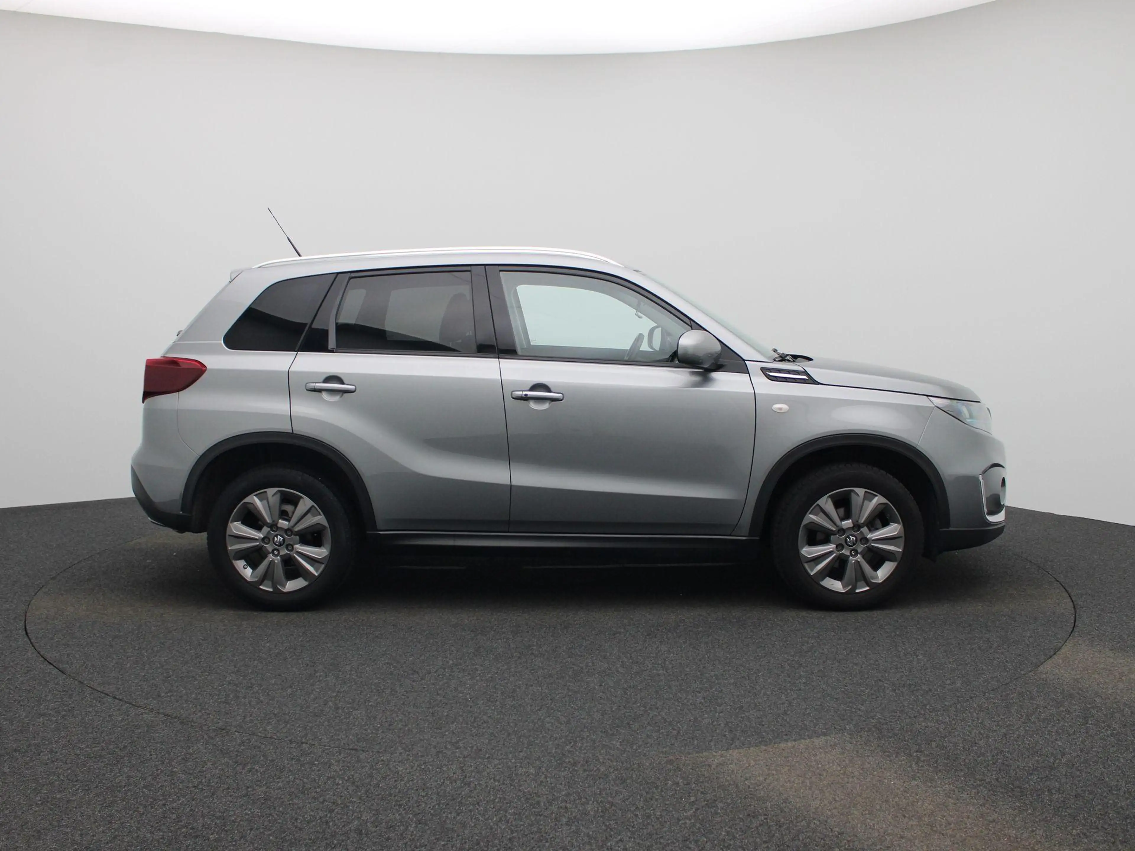 Suzuki Grand Vitara 1.5 Luxe+ 2WD A/T Adapt Cruise | Lane assist — photo 8
