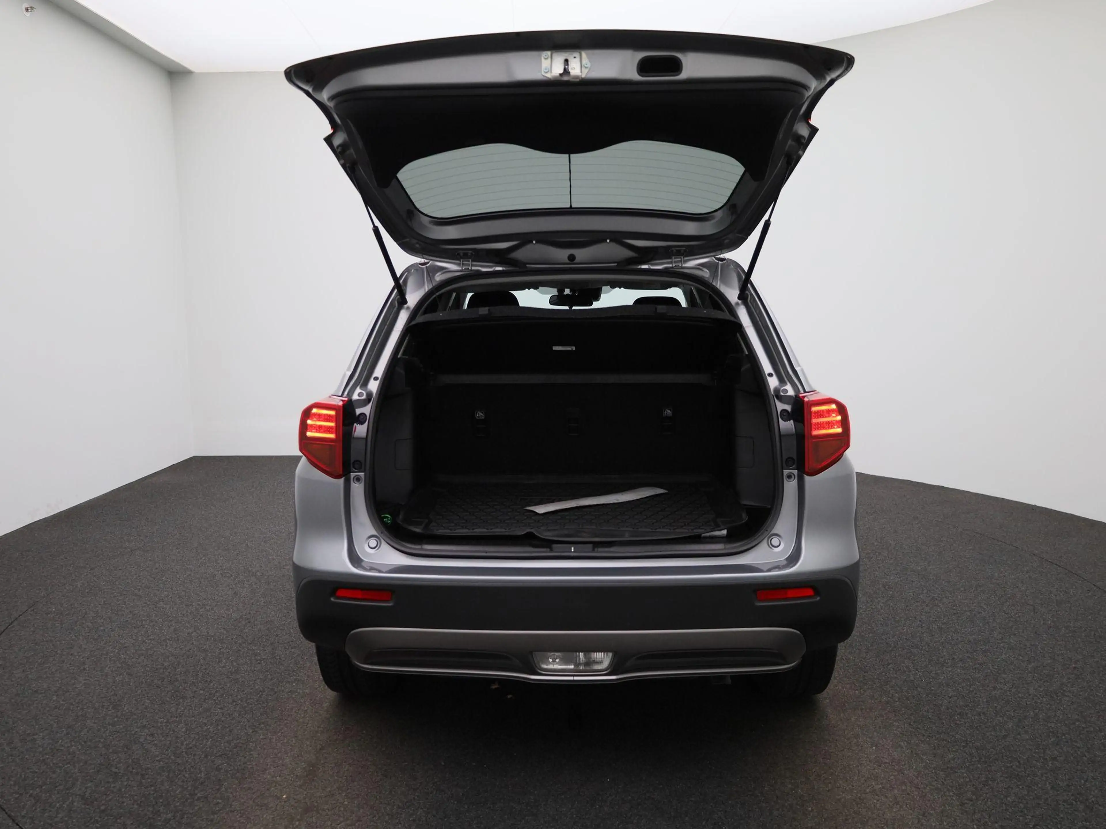 Suzuki Grand Vitara 1.5 Luxe+ 2WD A/T Adapt Cruise | Lane assist — photo 13