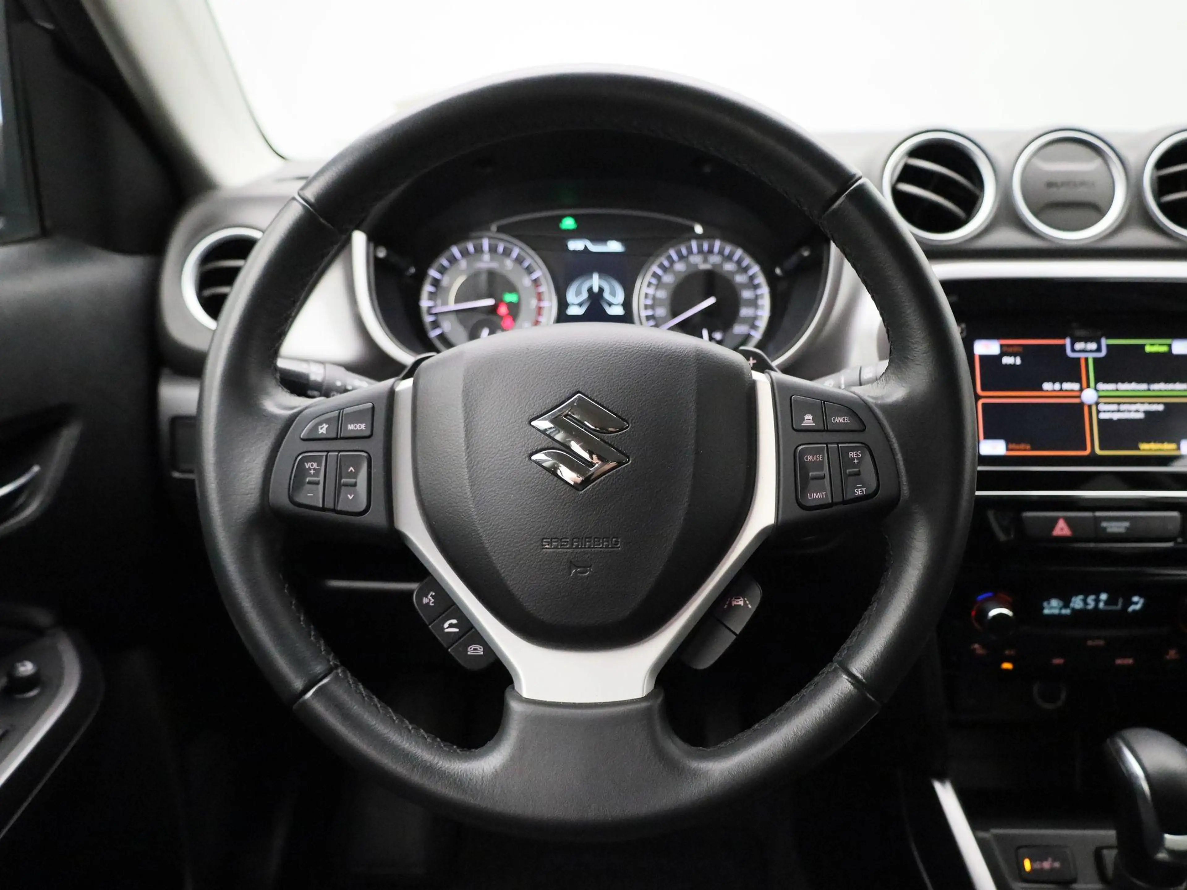 Suzuki Grand Vitara 1.5 Luxe+ 2WD A/T Adapt Cruise | Lane assist — photo 9