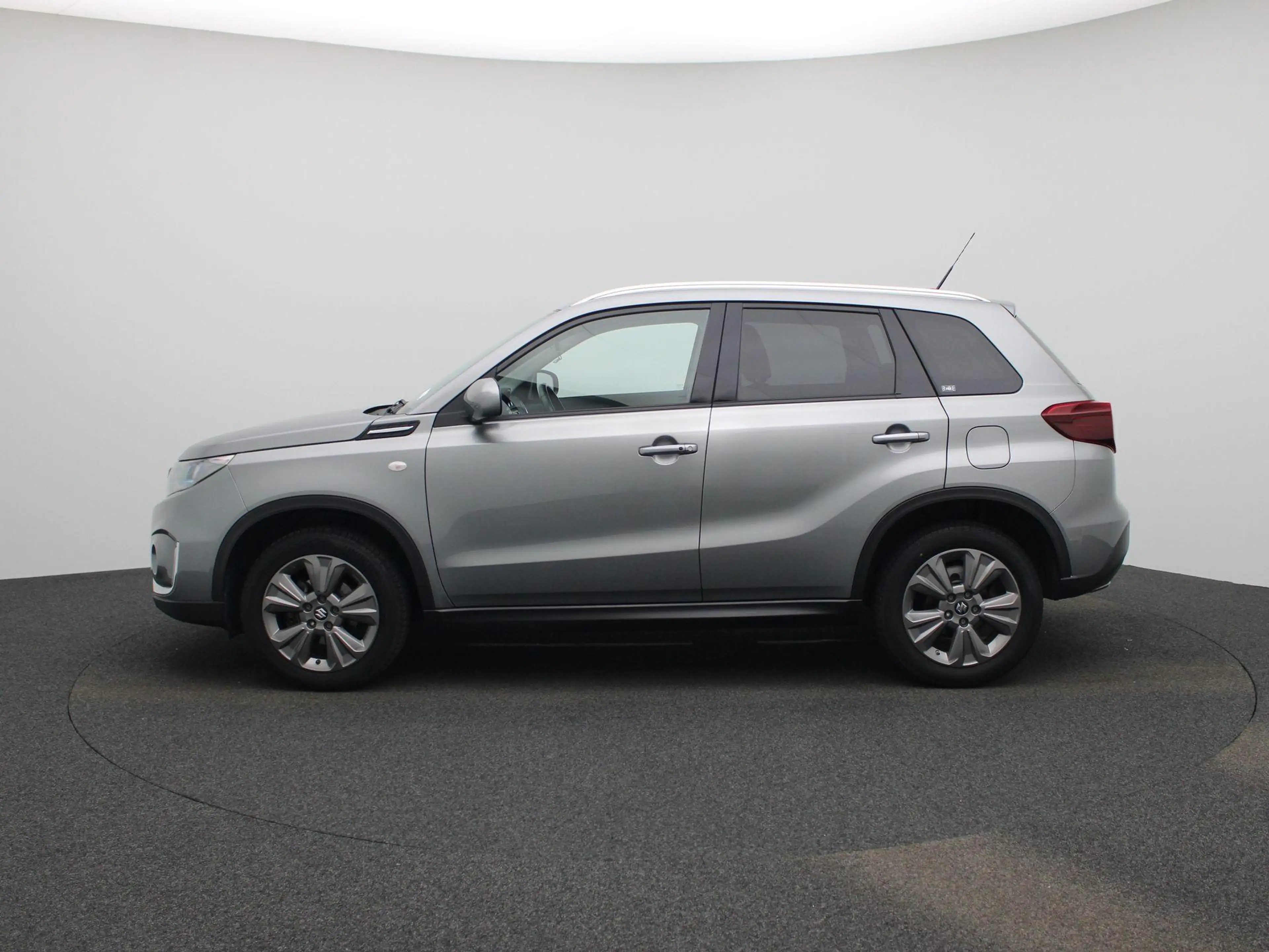 Suzuki Grand Vitara 1.5 Luxe+ 2WD A/T Adapt Cruise | Lane assist — photo 5