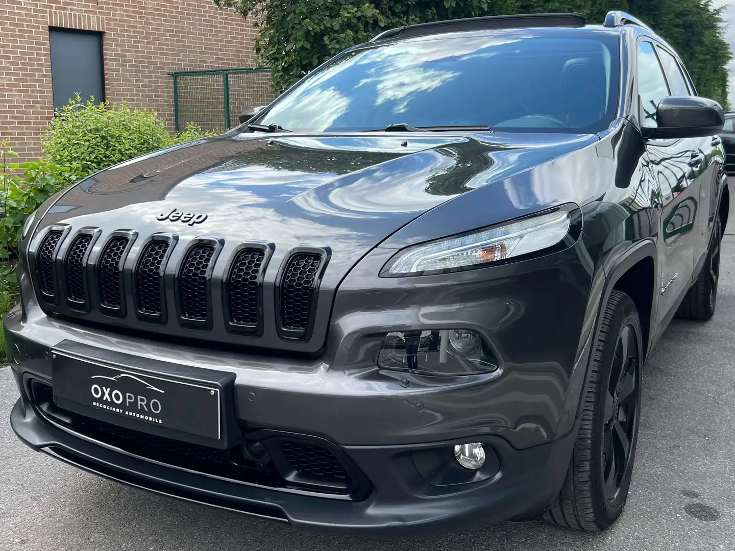Jeep Cherokee 2.2D 200CV / 4x4 / Boite Auto / FULL OPTIONS / Gris - 2