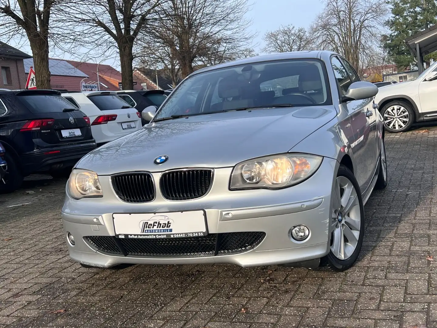 BMW 120 d 1 Limousine Automatik Silber - 1