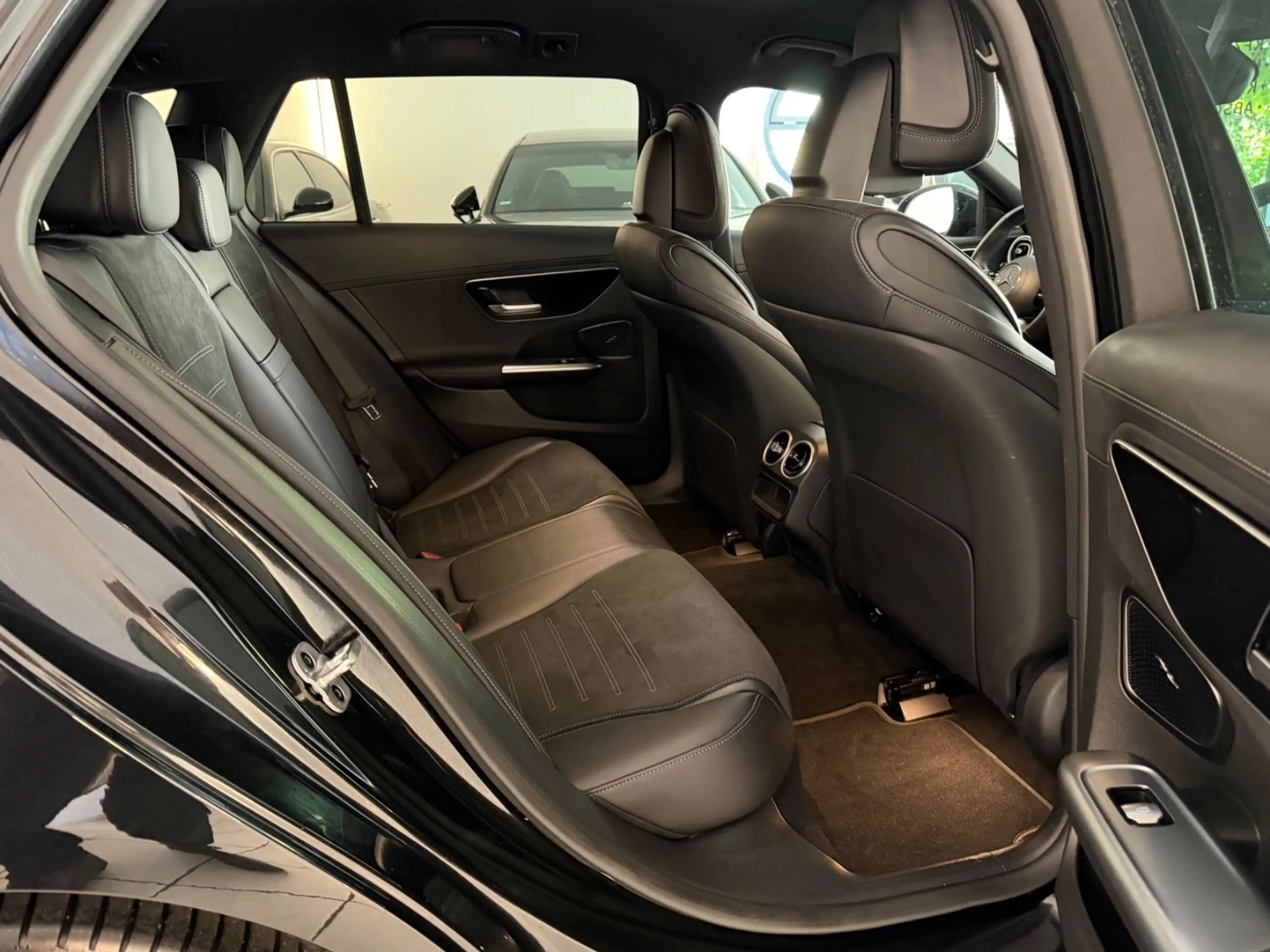 Mercedes-Benz C 300 C300D,AMG-Line,1-Hand,AHK,Night-Paket,Navi,Kamer — photo 15