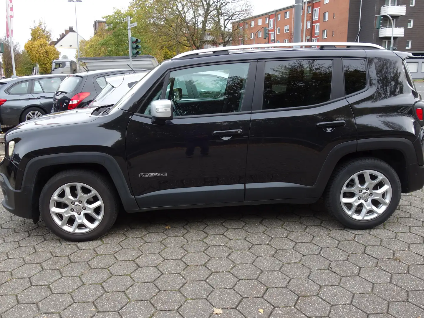 Jeep Renegade Renegade Diesel 1.6 MultiJet Limited 1Hand HU10.27 Schwarz - 1