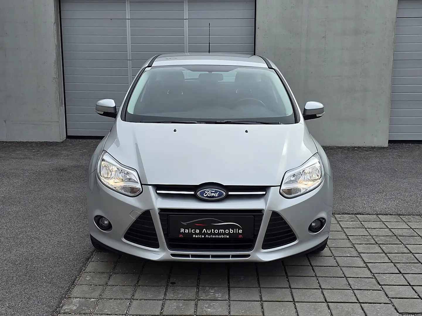 Ford Focus 1,6Ti-VCT *1.Besitz *Sitzheizung *Klima Grau - 2