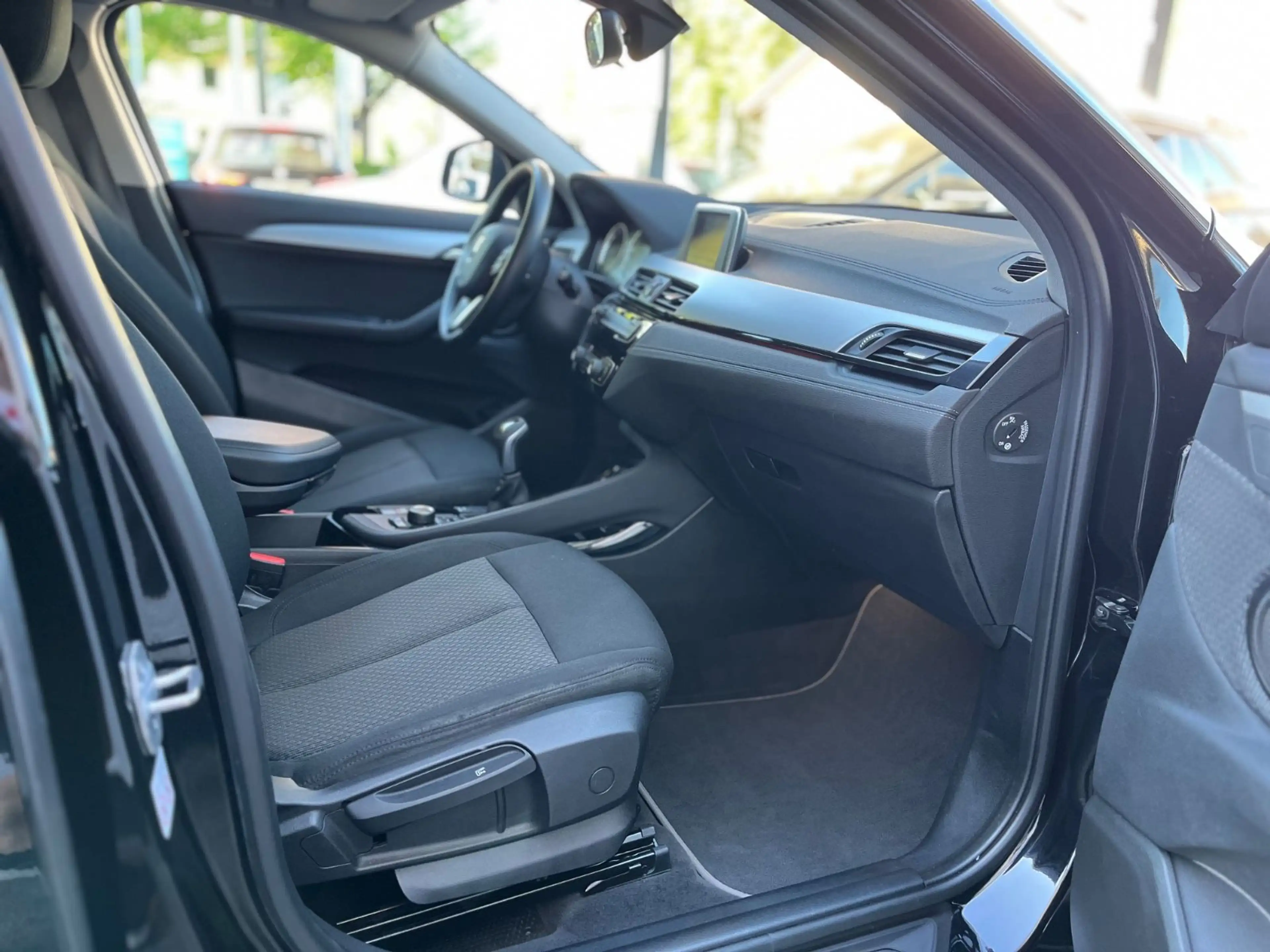 BMW X2 xDrive 18 d Advantage LED+Rückfahrkamera — photo 11