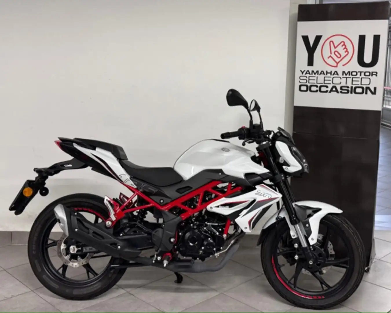 Benelli BN 125 Naked Bianco - 1