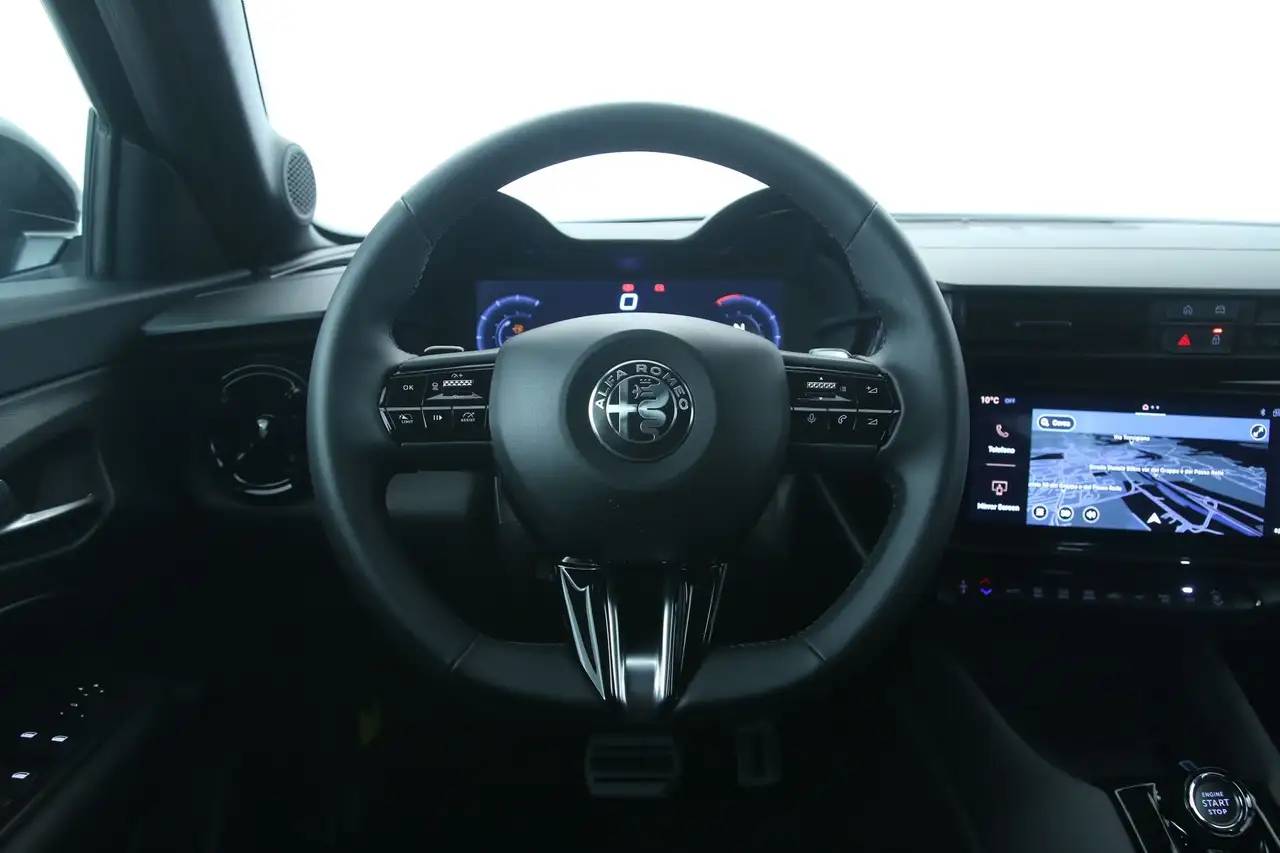 Alfa Romeo Junior 2025 — фото 10