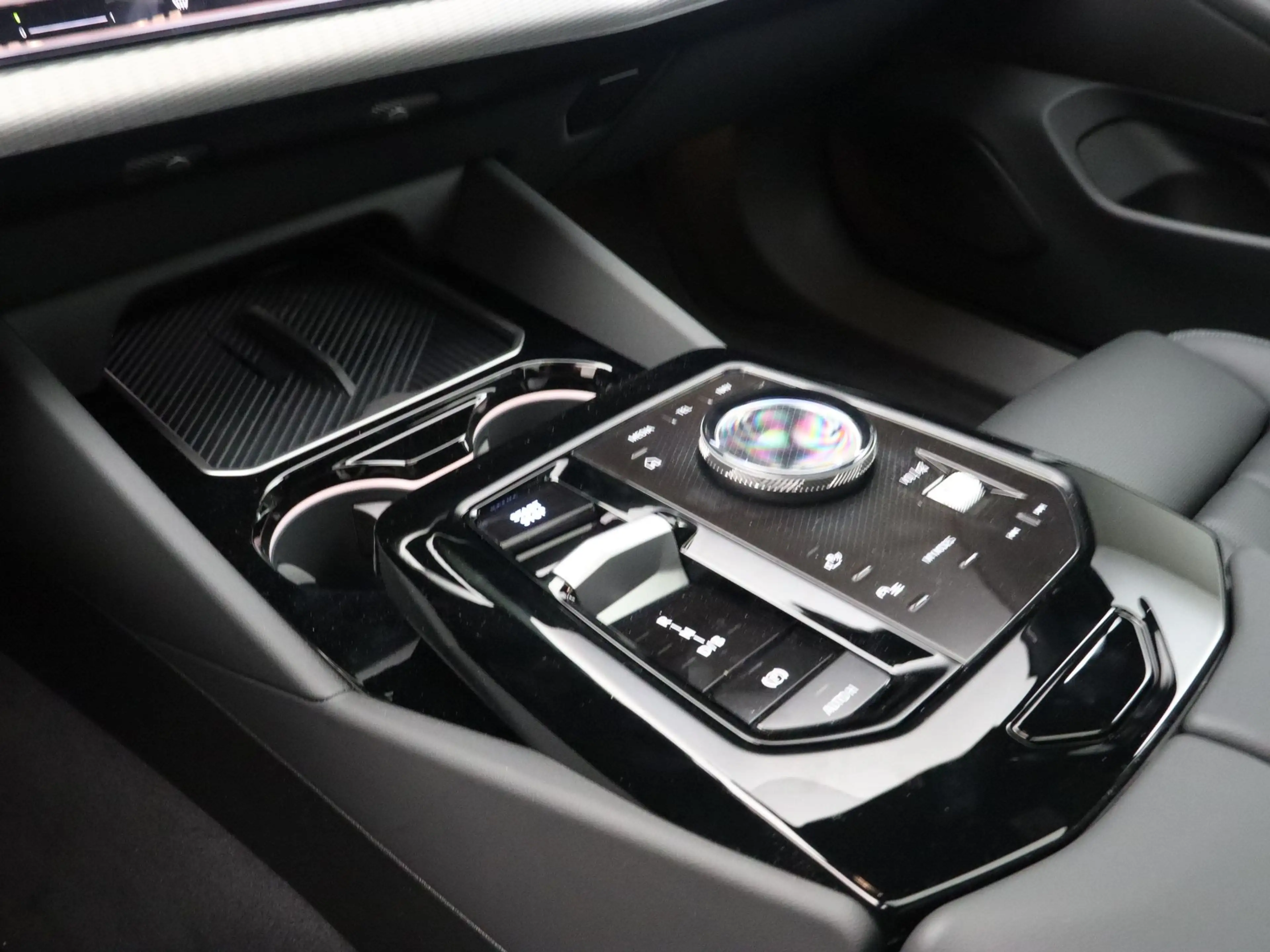 BMW i5 Touring eDrive40 84 kWh — photo 14