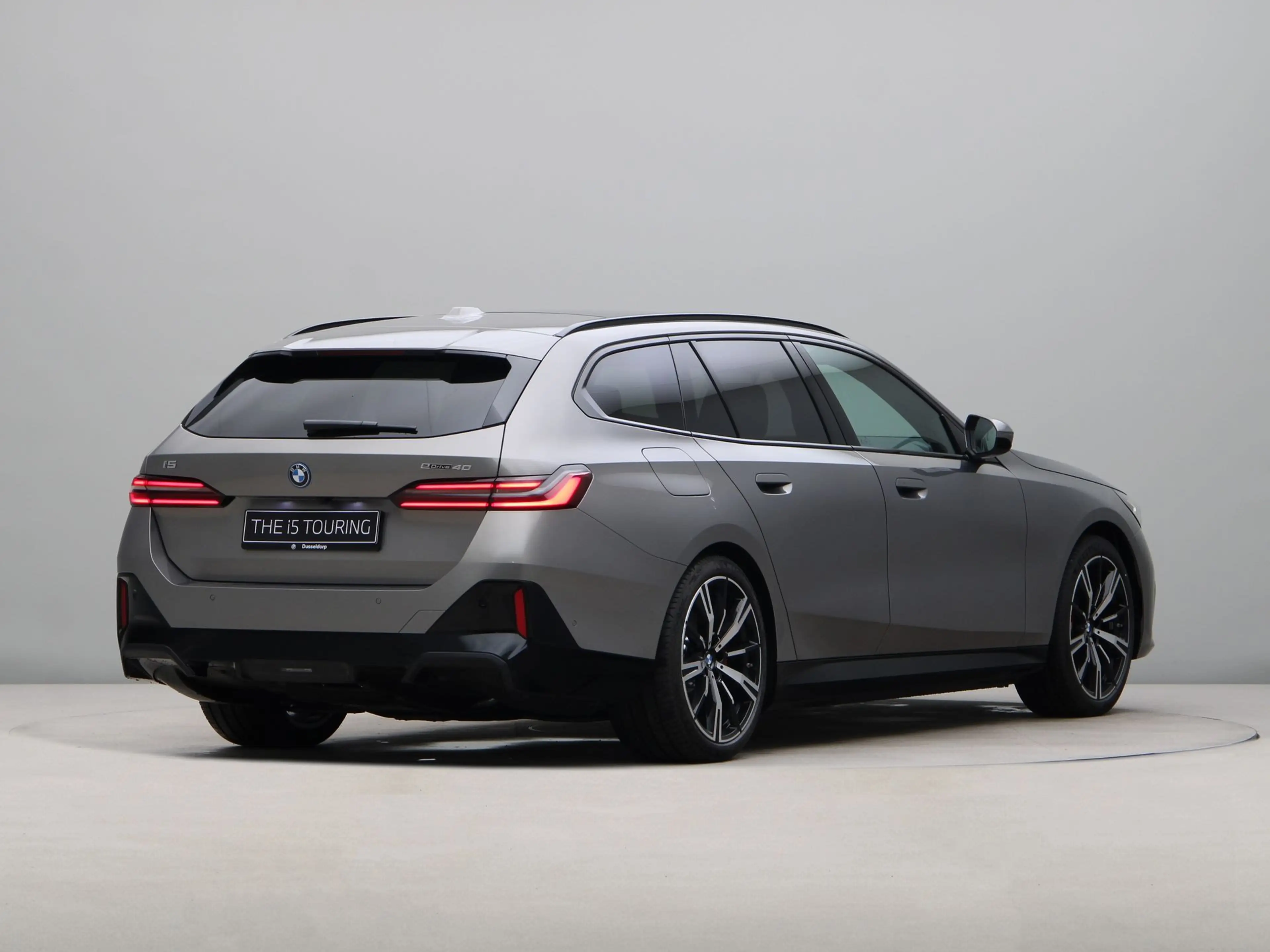 BMW i5 Touring eDrive40 84 kWh — photo 7