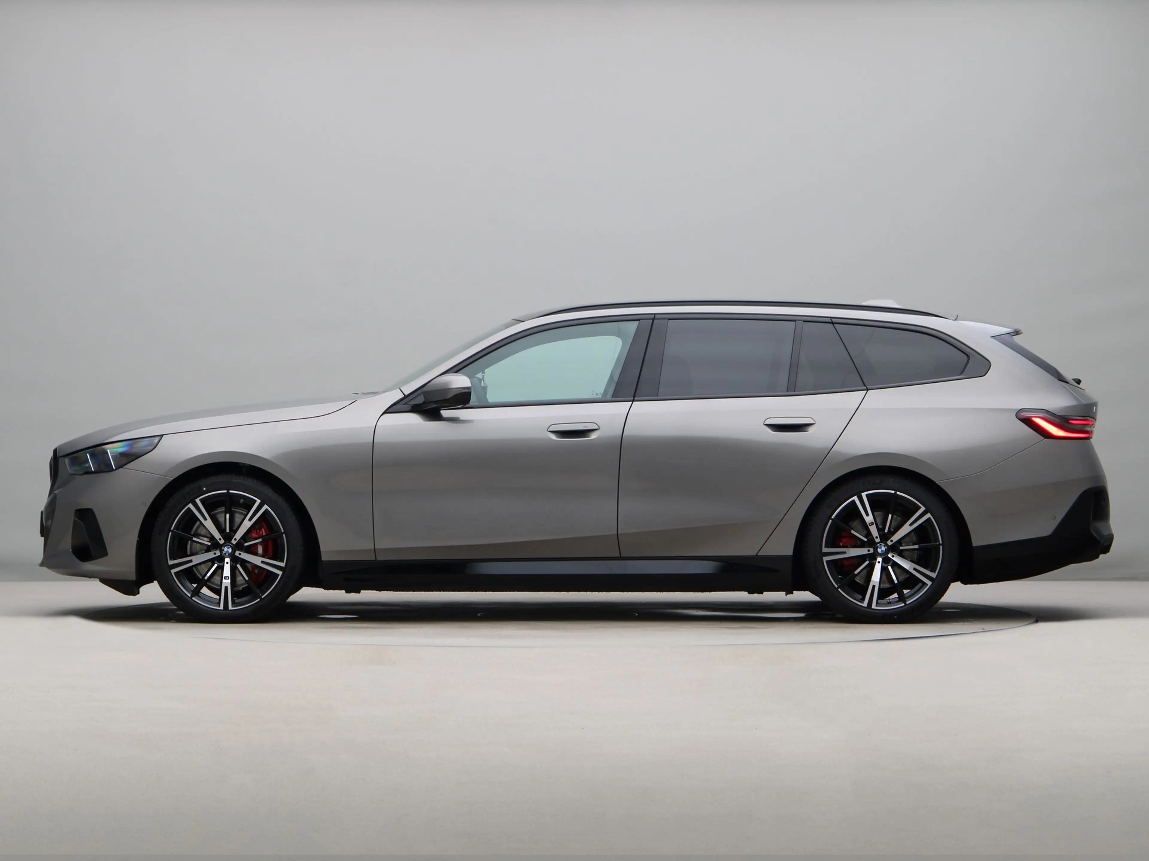 BMW i5 Touring eDrive40 84 kWh — photo 10