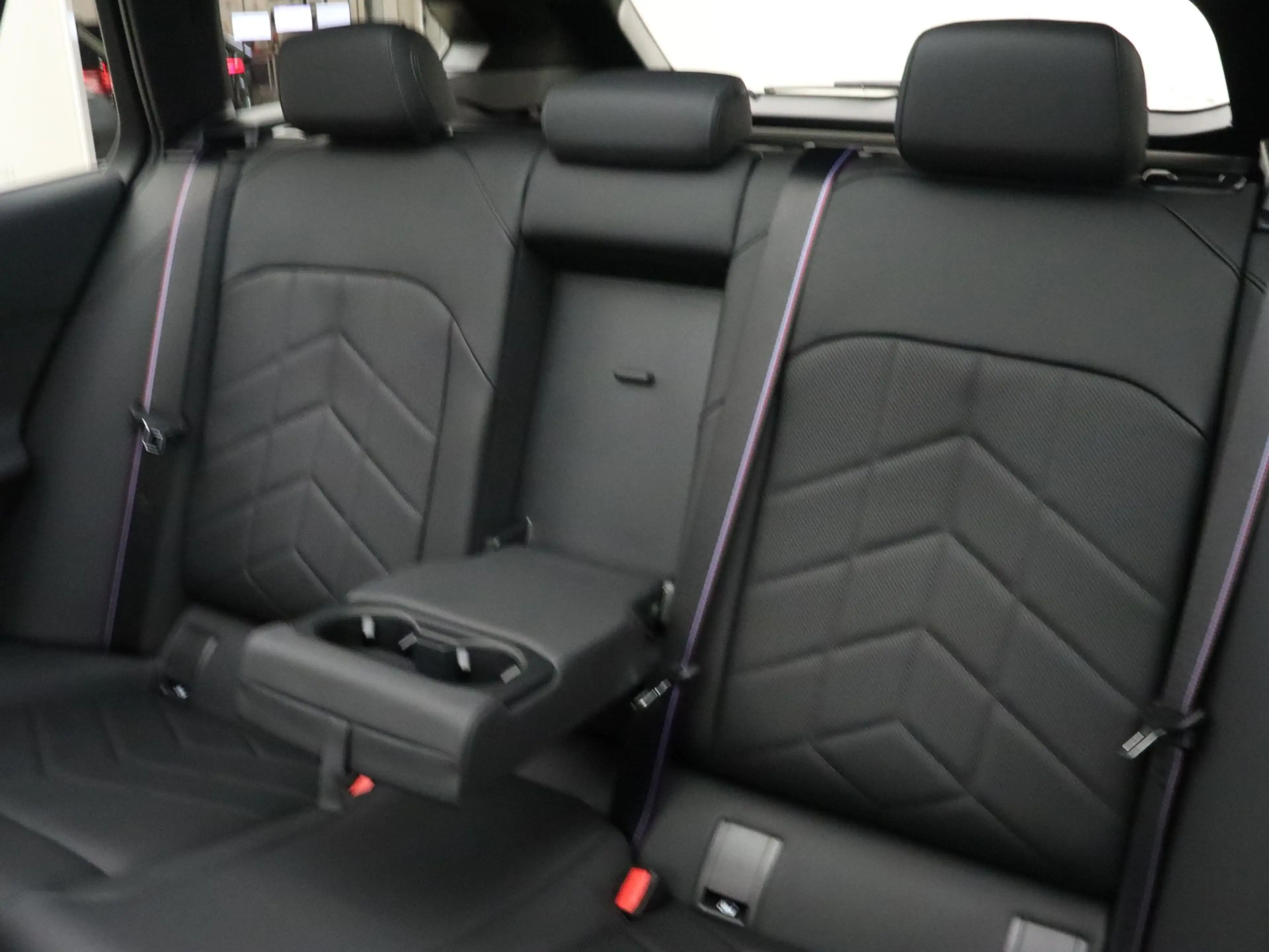 BMW i5 Touring eDrive40 84 kWh — photo 13
