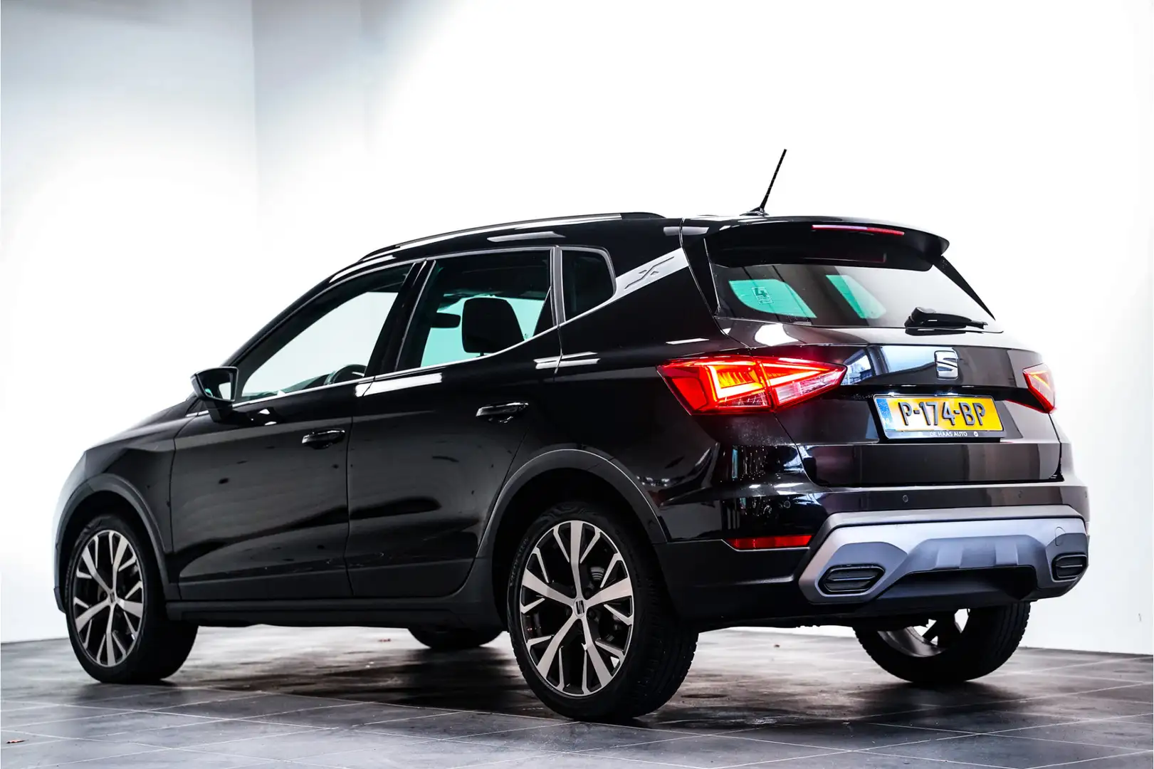 SEAT Arona 1.0 TSI Xperience|Carplay|Virtual Display|LED Noir - 2