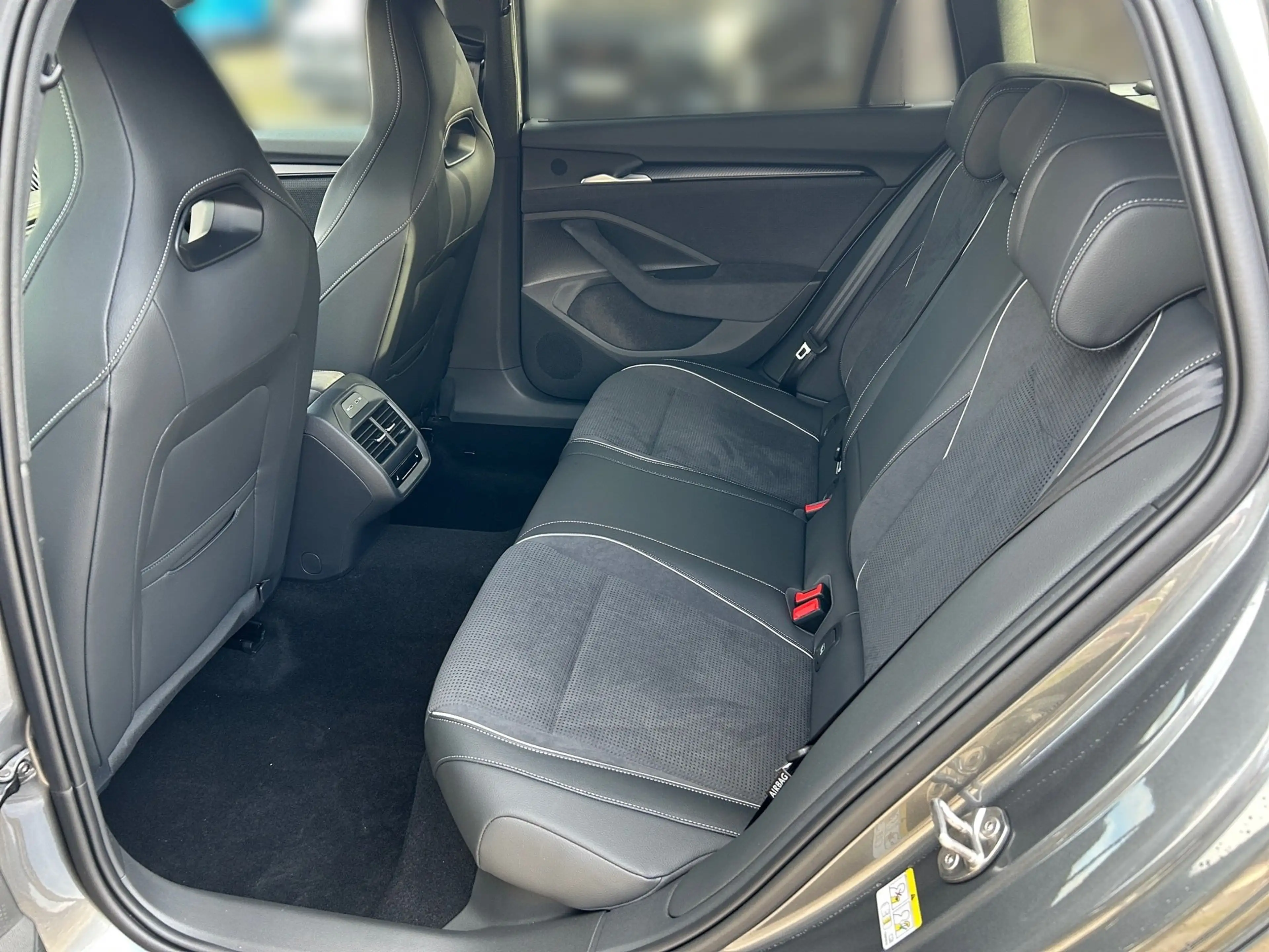 Skoda Superb COMBI 2.0 TSI DSG Sportline HeadUp AHK — photo 11