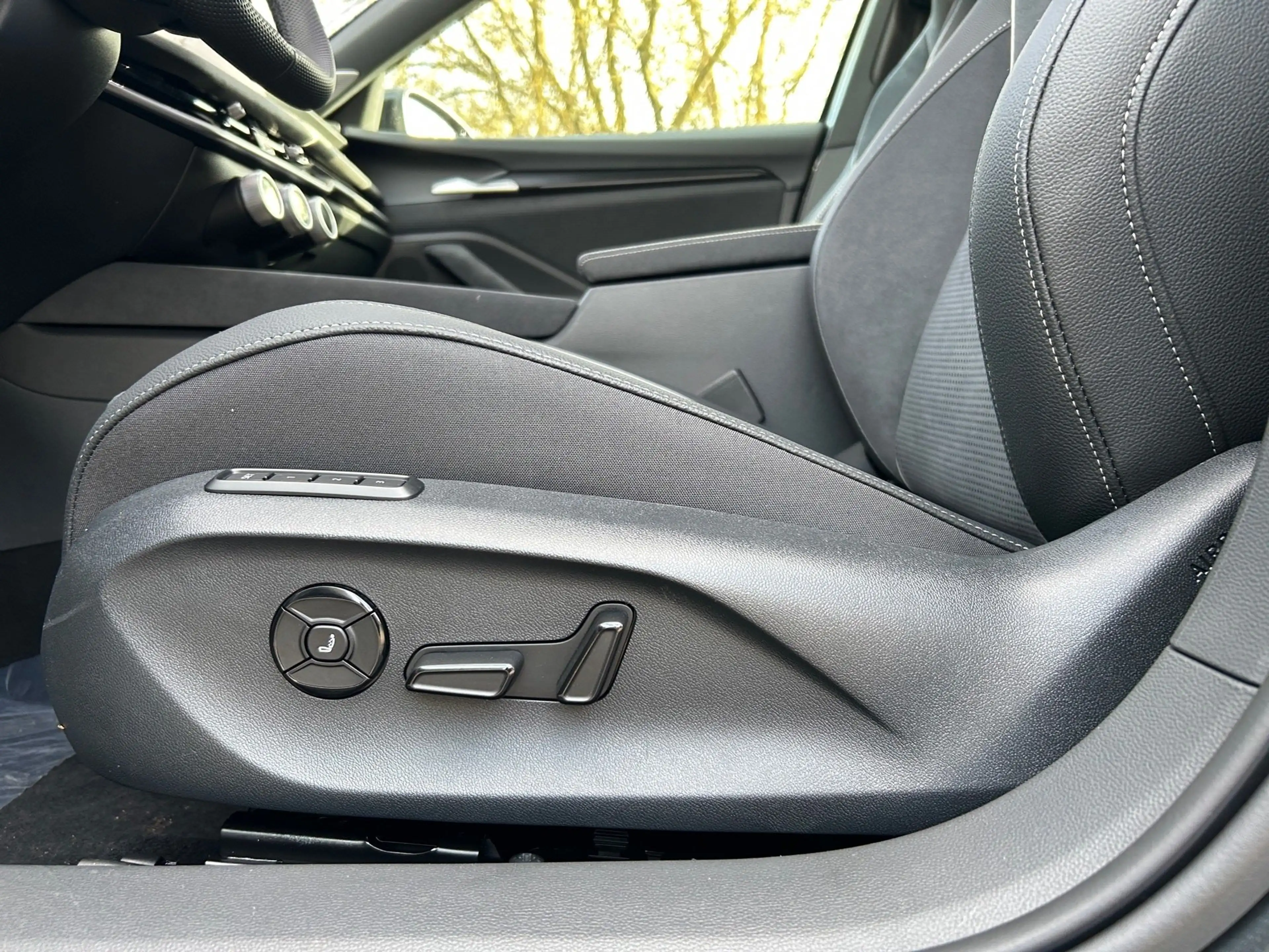 Skoda Superb COMBI 2.0 TSI DSG Sportline HeadUp AHK — photo 10