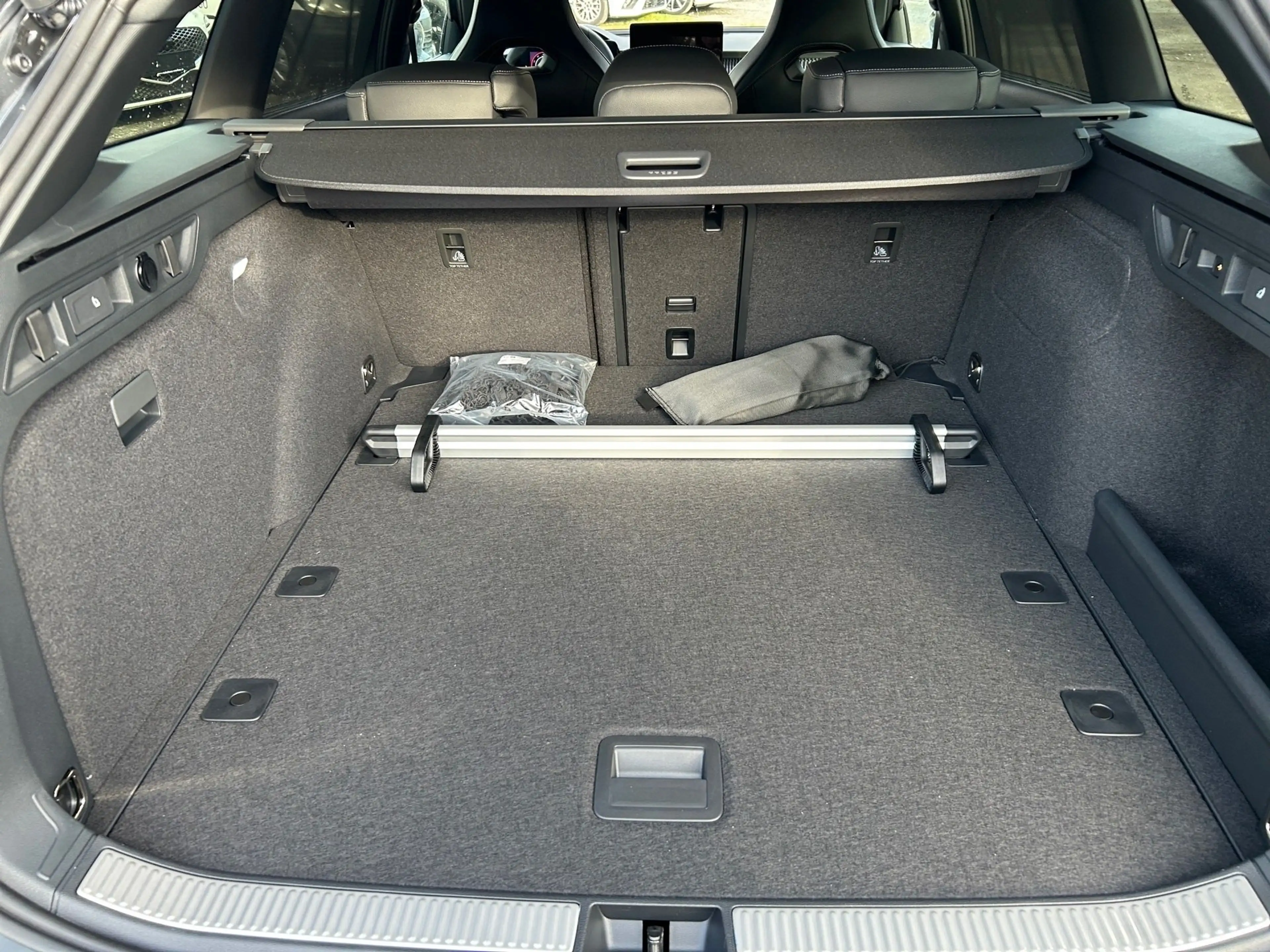 Skoda Superb COMBI 2.0 TSI DSG Sportline HeadUp AHK — photo 15
