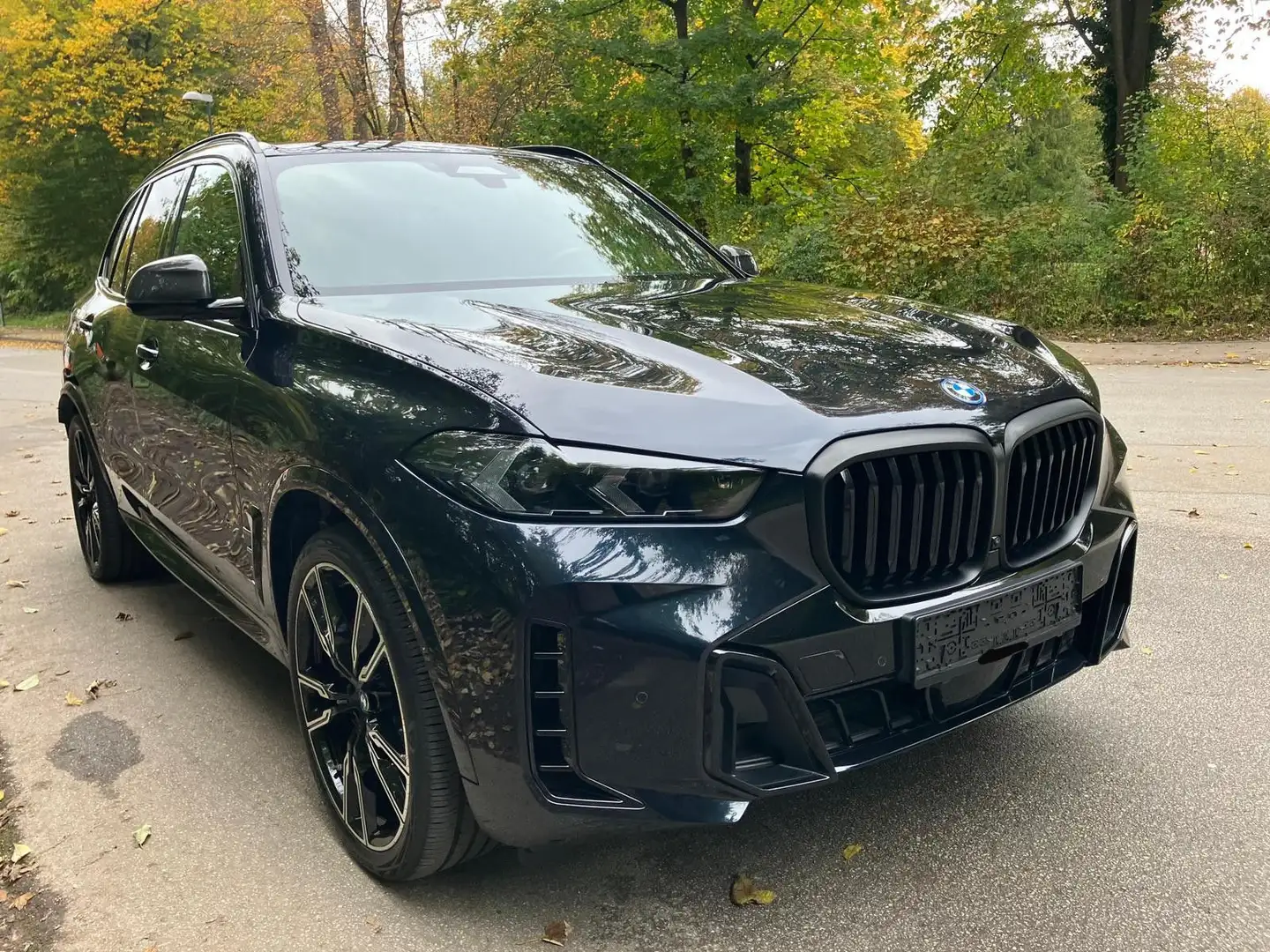 BMW X5 50 e xDrive M Sport,B&W,Massage,Alcantara Schwarz - 1