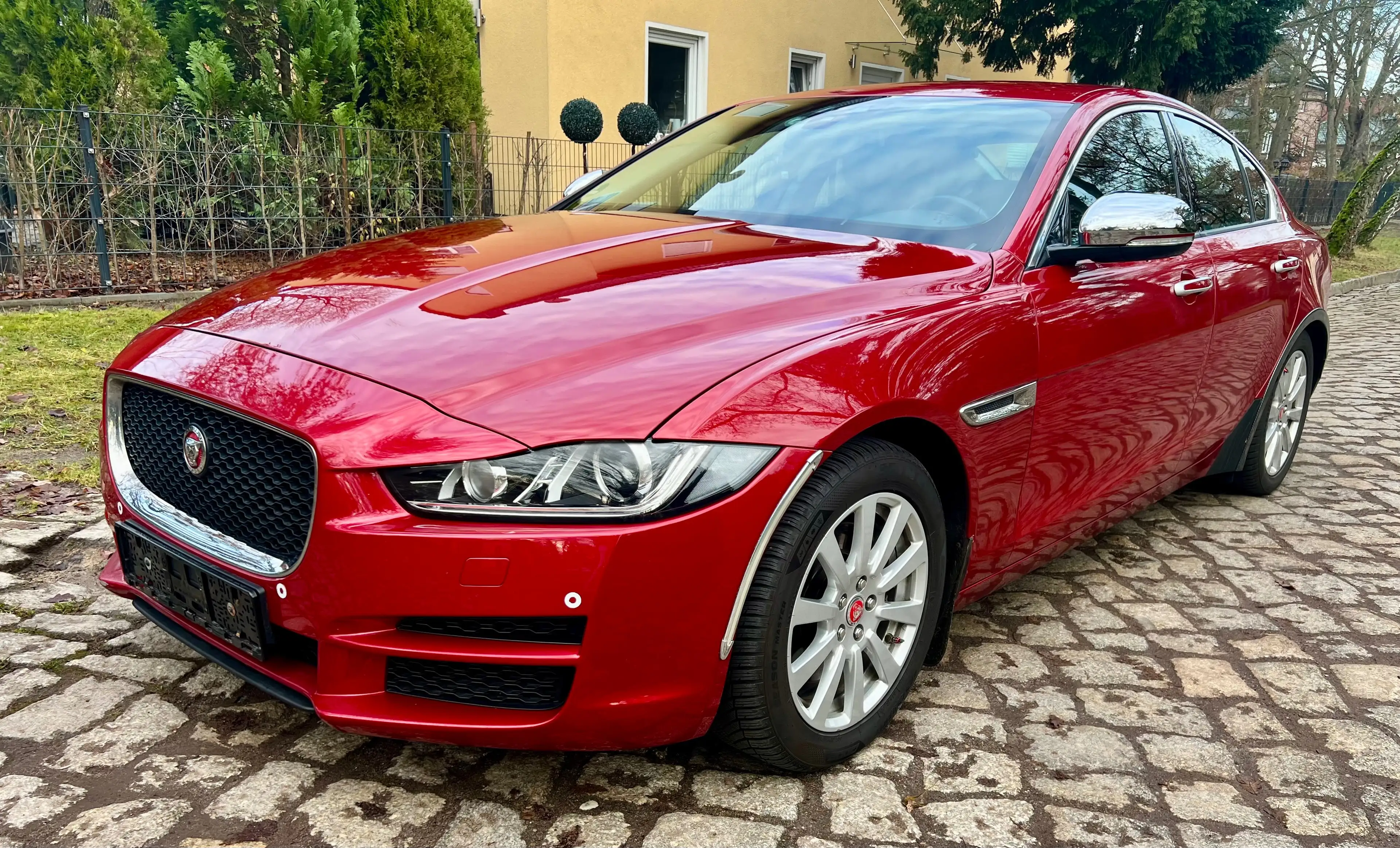 Jaguar XE Pure NAVI/KAMERA/ALLWETTER — photo 3