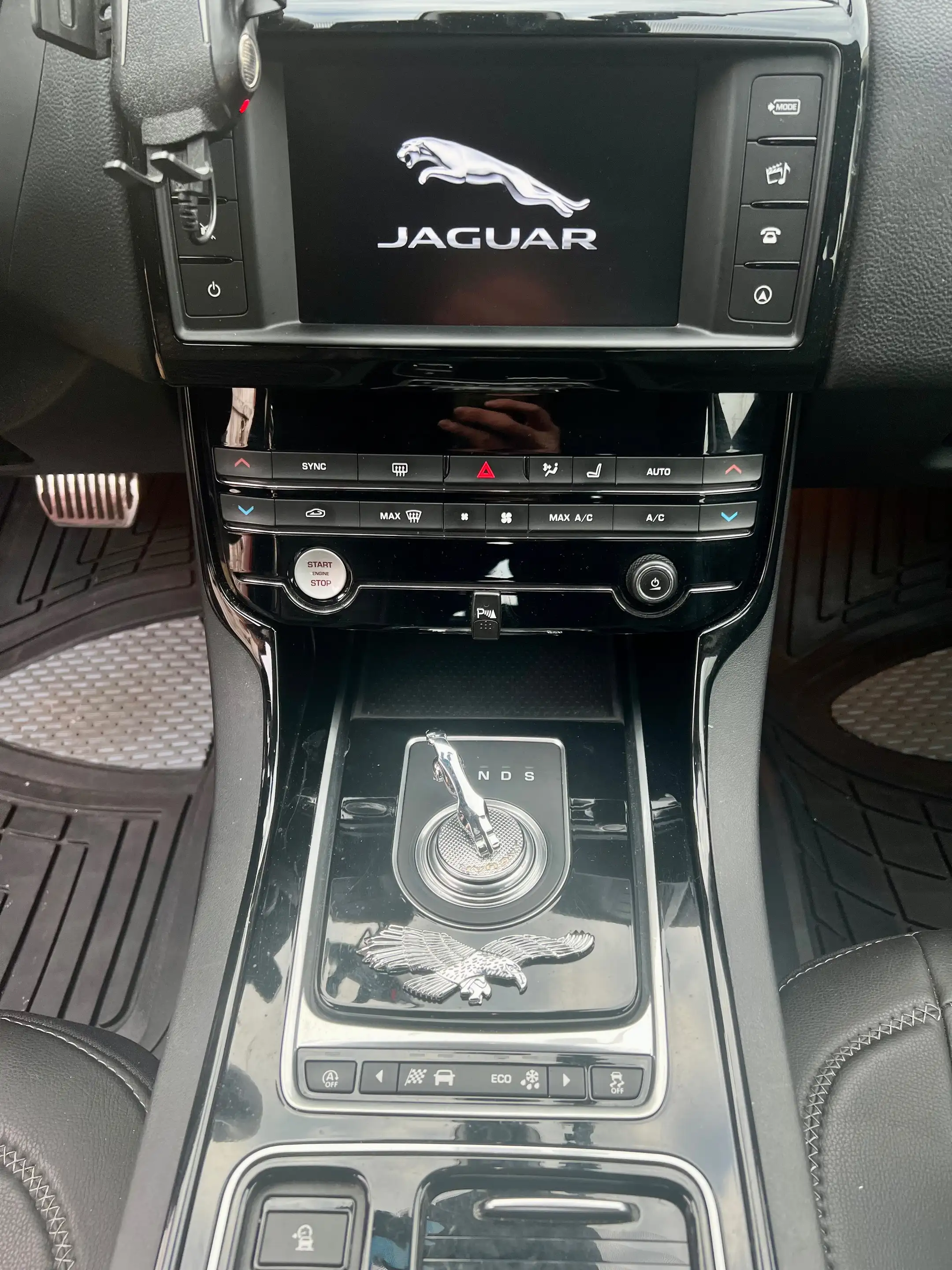 Jaguar XE Pure NAVI/KAMERA/ALLWETTER — photo 13