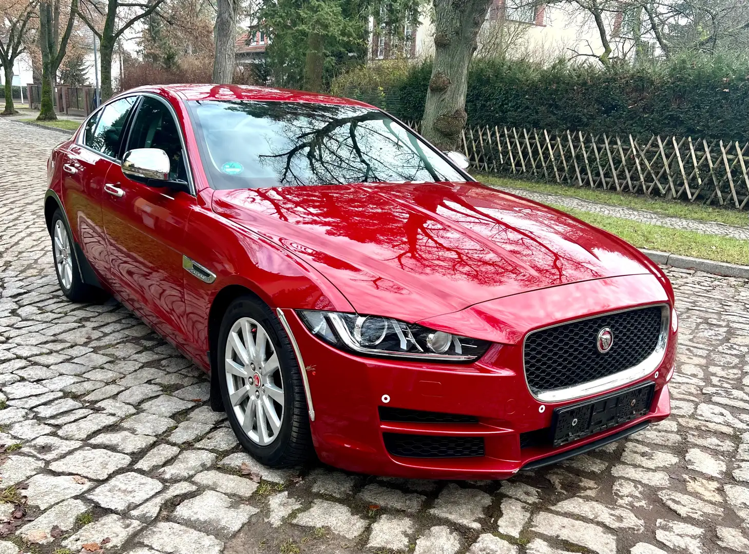 Jaguar XE Pure NAVI/KAMERA/ALLWETTER Rouge - 1