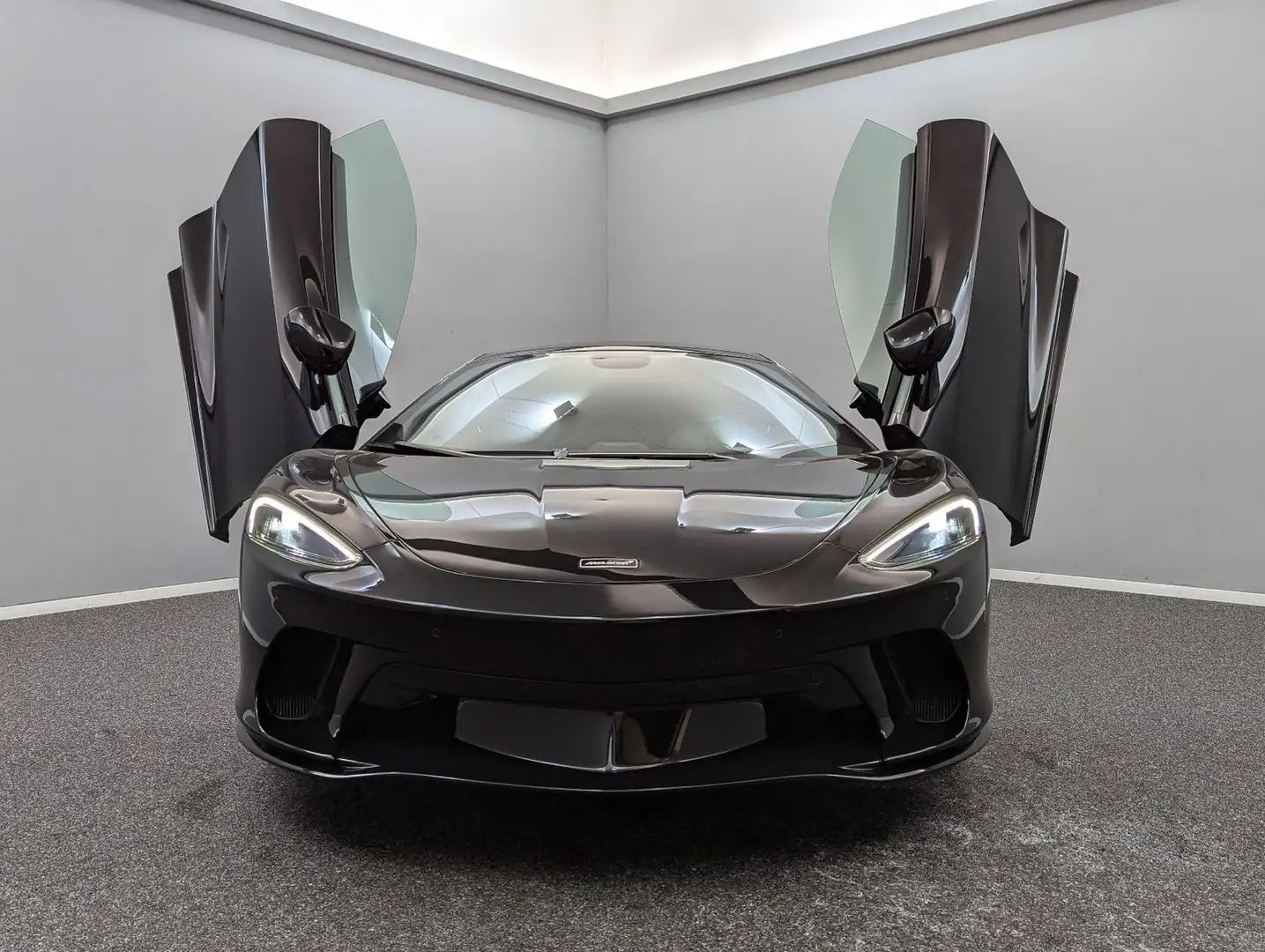 McLaren GT *MY2023*BLACK/BLACK*CARBON*FULL OPTIONS*B&W Schwarz - 2