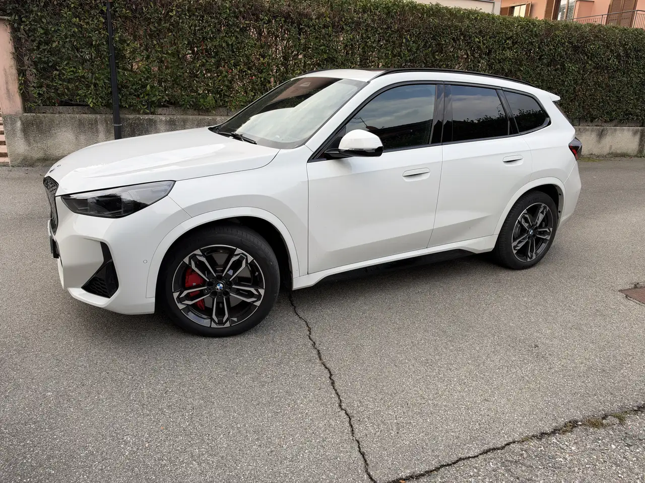 BMW iX1