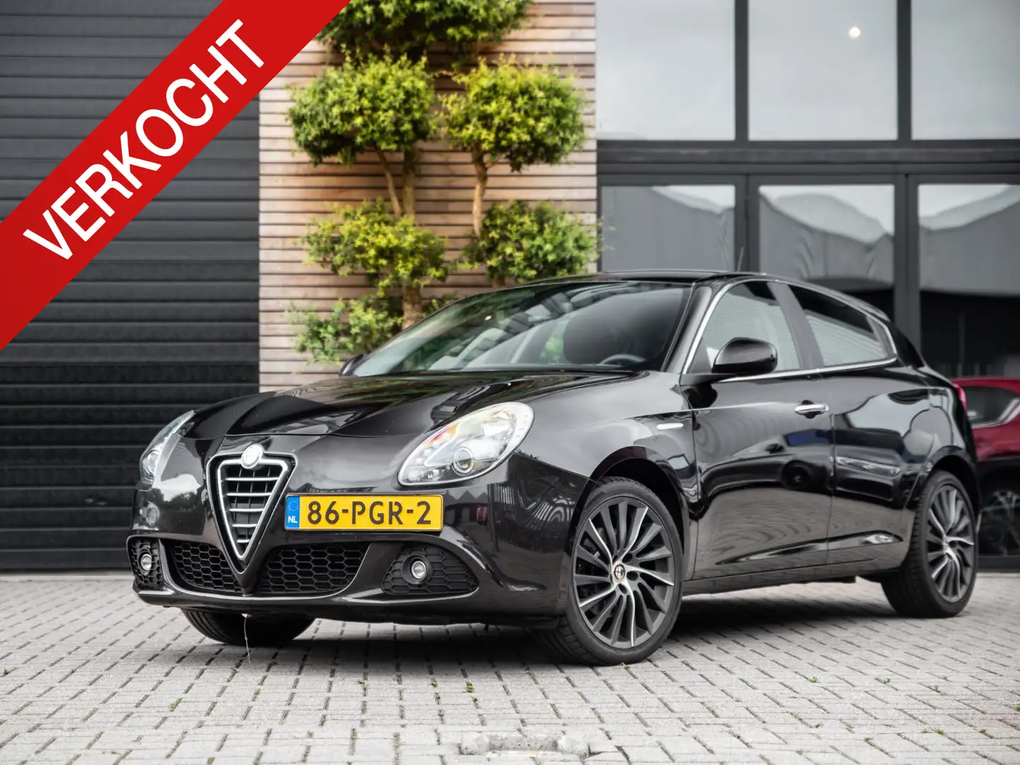 Alfa Romeo Giulietta 1.4 T Distinctive Cruise AC 18 Inch Zwart - 1