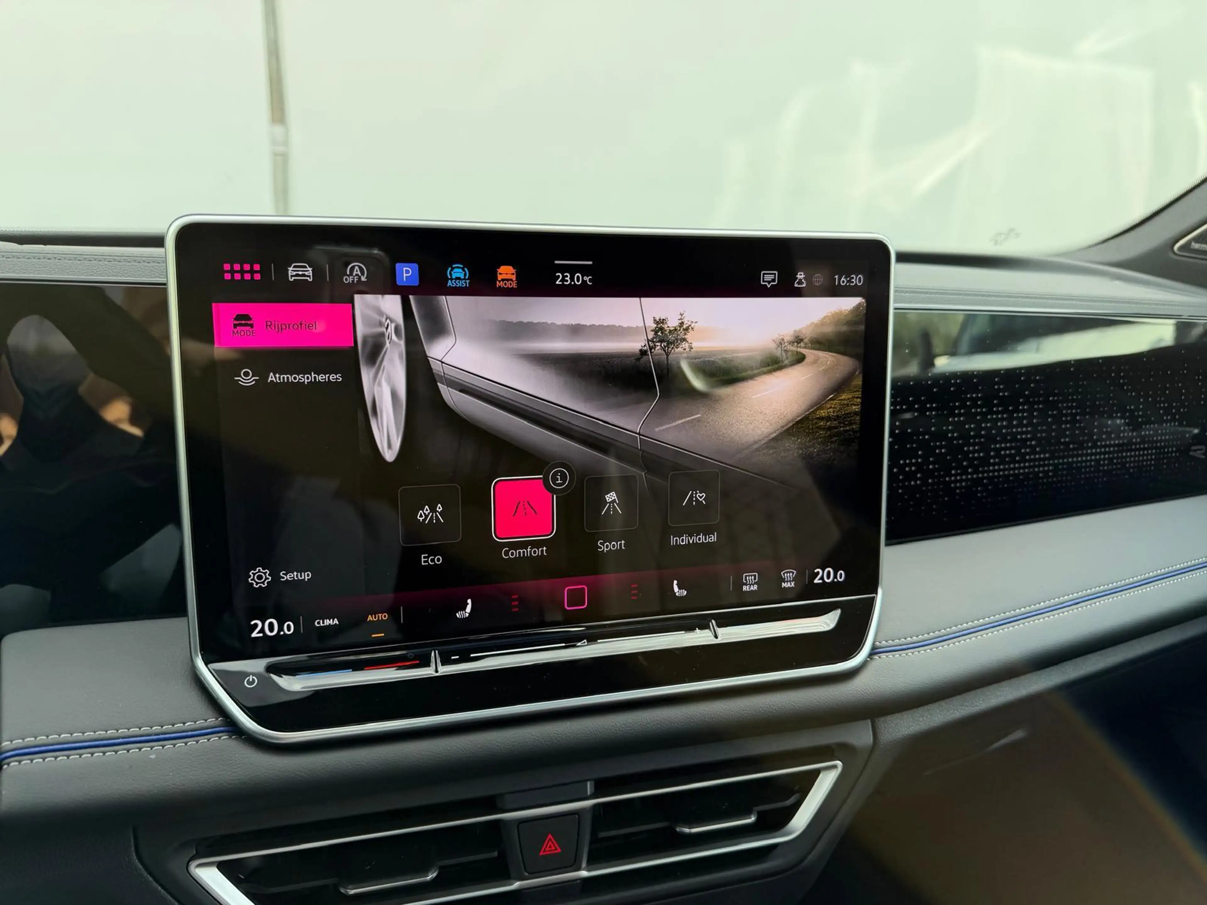 Volkswagen Tiguan 1.5 eTSI R-Line Edition | Pano | 360 Camera | Harm — photo 16