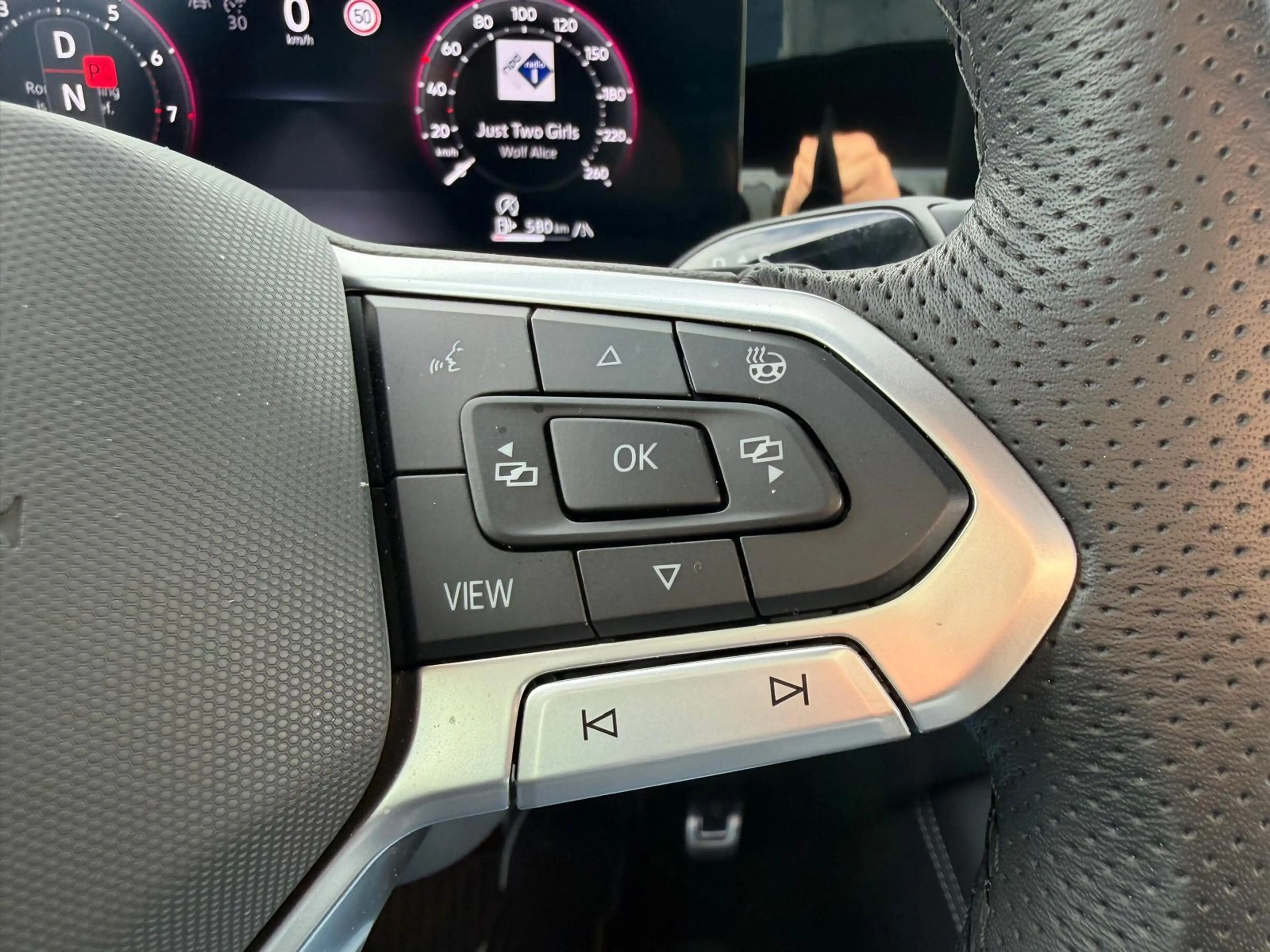Volkswagen Tiguan 1.5 eTSI R-Line Edition | Pano | 360 Camera | Harm — photo 21