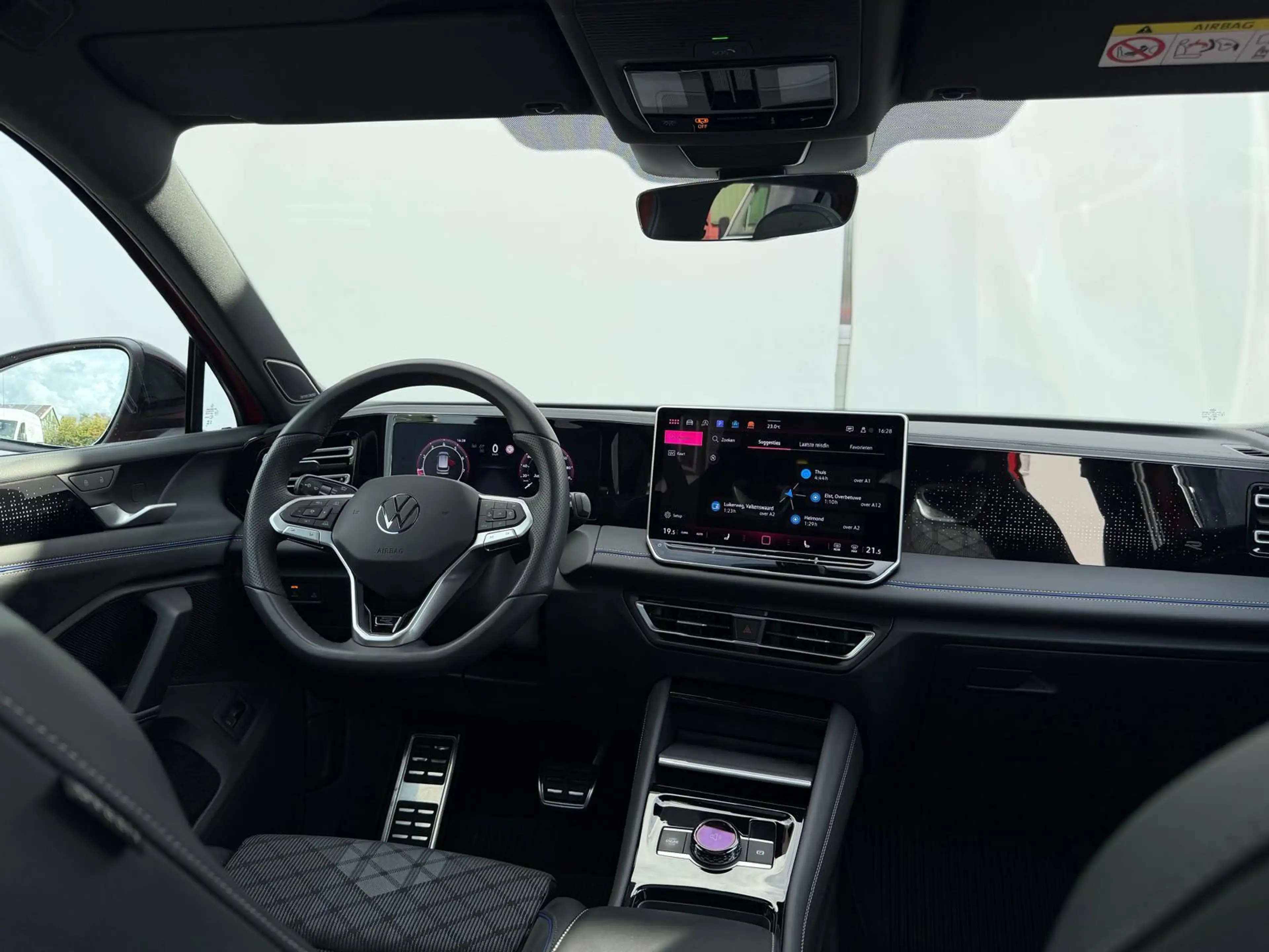 Volkswagen Tiguan 1.5 eTSI R-Line Edition | Pano | 360 Camera | Harm — photo 3