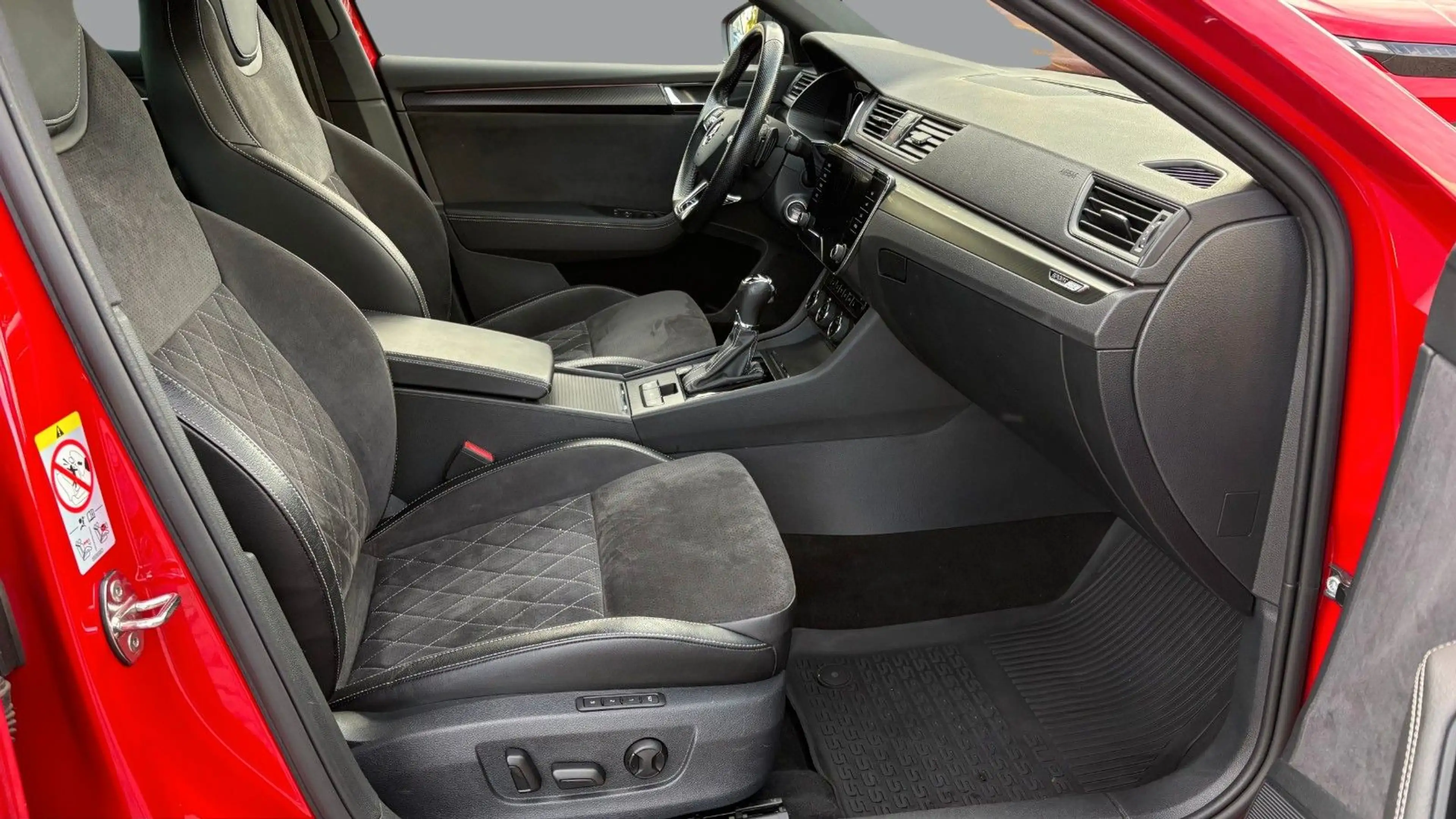 Skoda Superb Combi Sportl. 2.0 TSI KAMERA,DCC,ACC,LED — photo 14