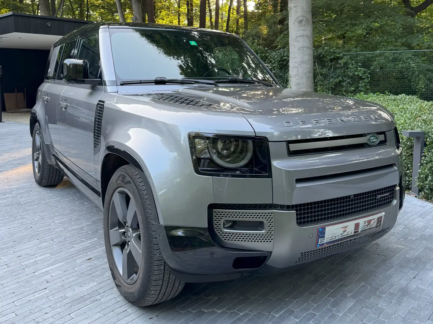 Land Rover Defender Defender 110 D250 X-Dynamic HSE Grijs - 1