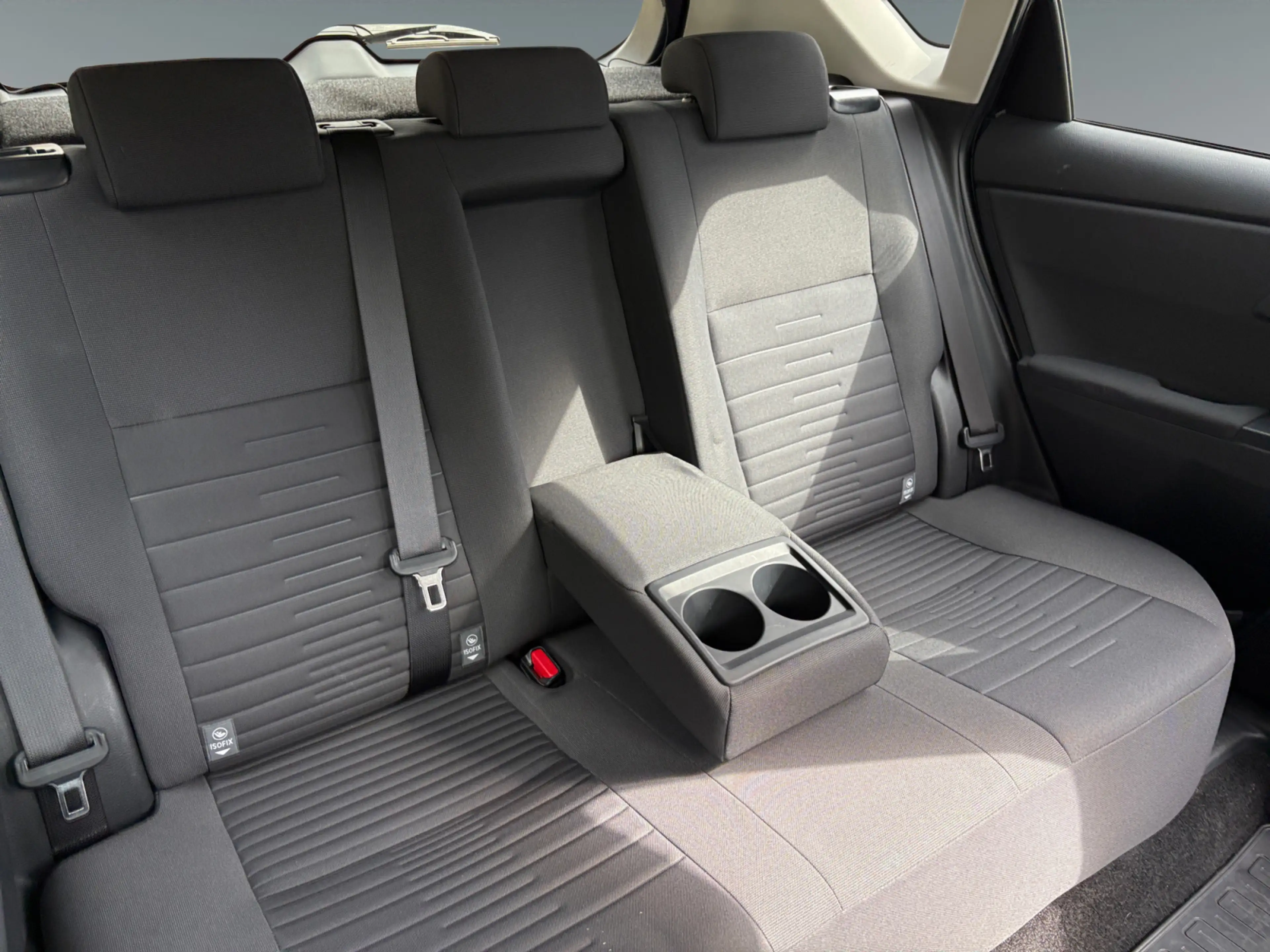 Toyota Auris AURIS 1,2T 5-TG ACTIVE '18 — photo 14