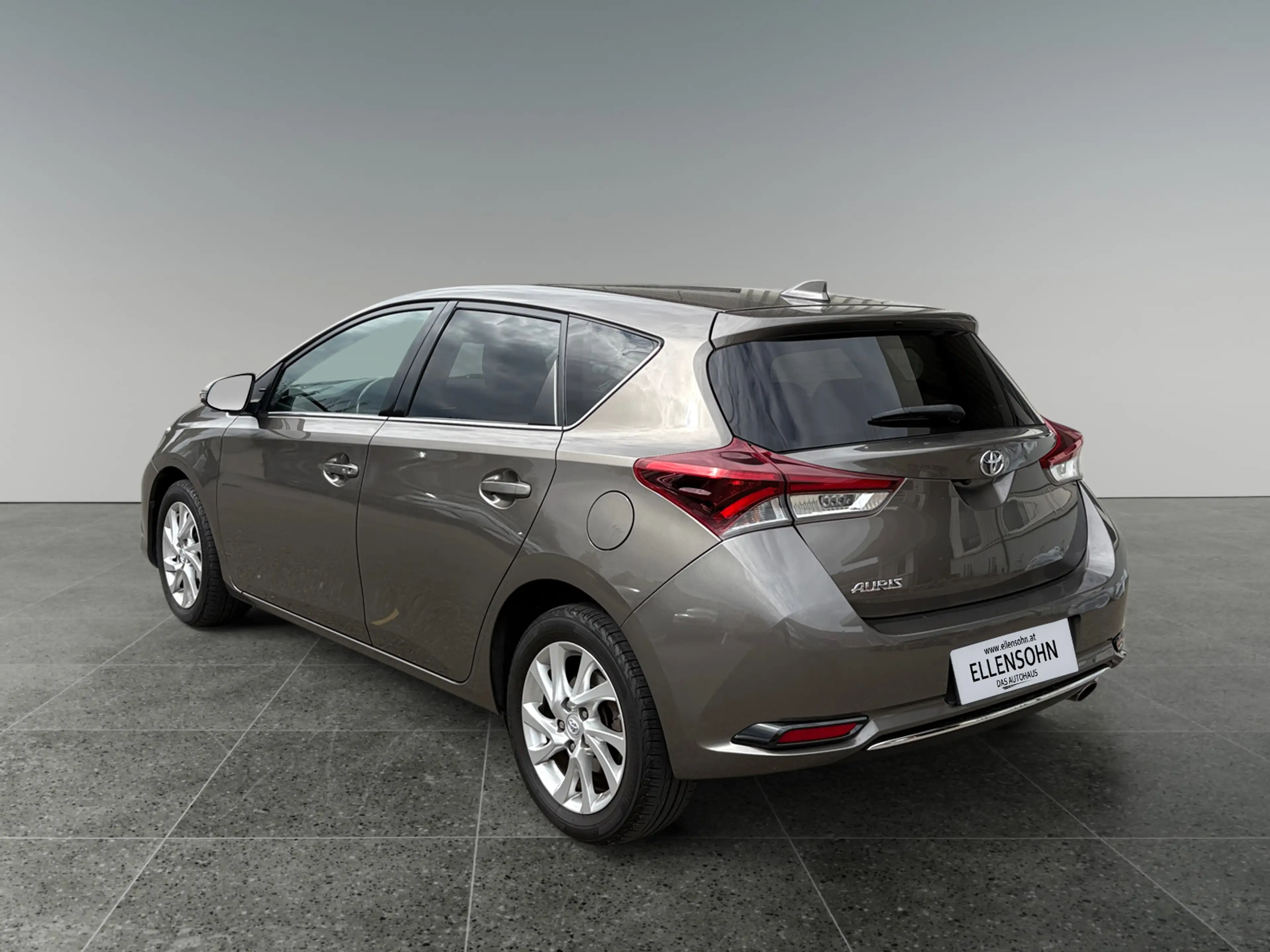 Toyota Auris AURIS 1,2T 5-TG ACTIVE '18 — photo 3