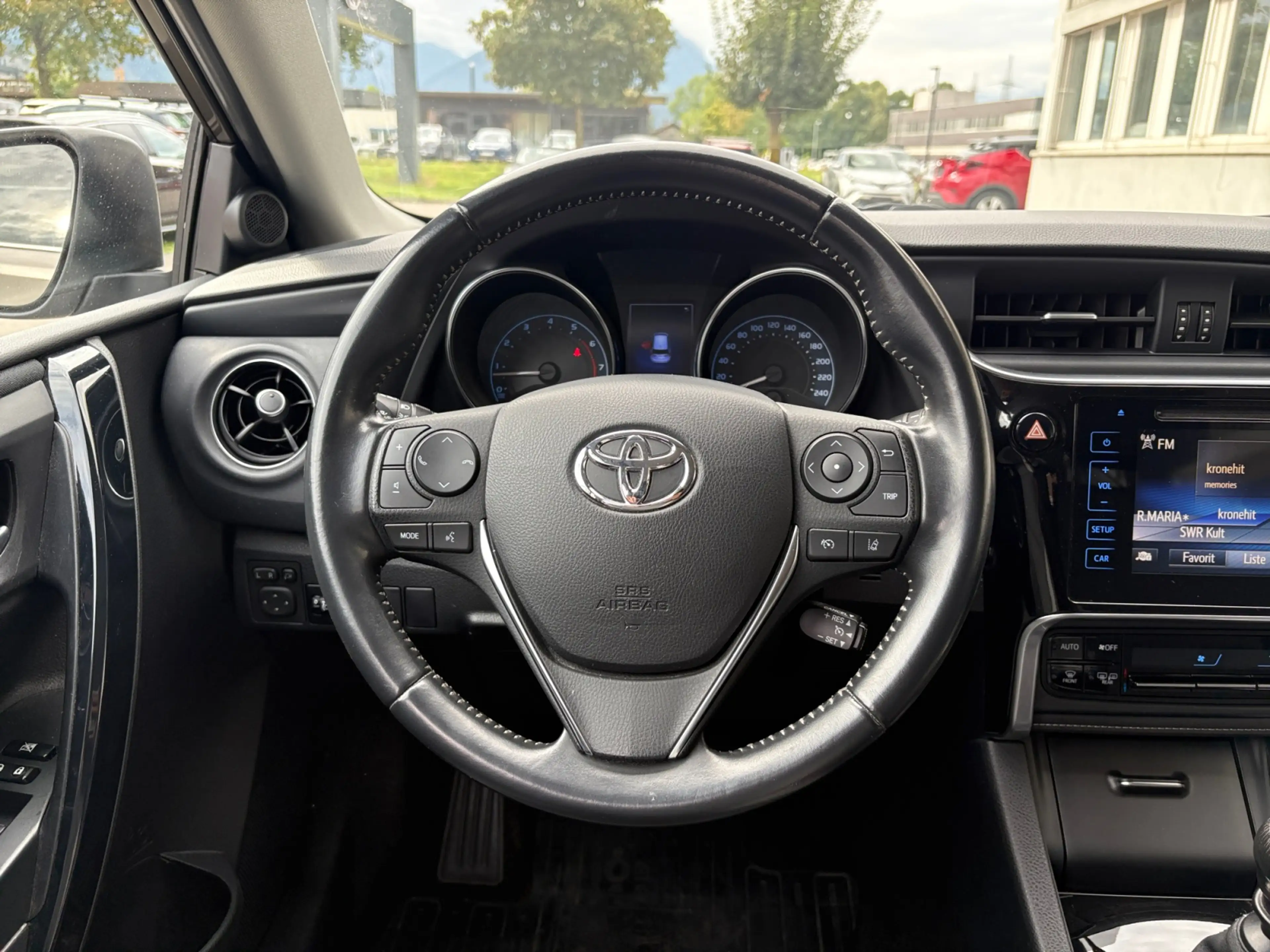 Toyota Auris AURIS 1,2T 5-TG ACTIVE '18 — photo 11