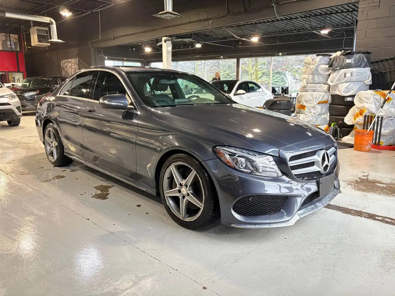 Mercedes-Benz C-Class снимка Mercedes-Benz C-Class