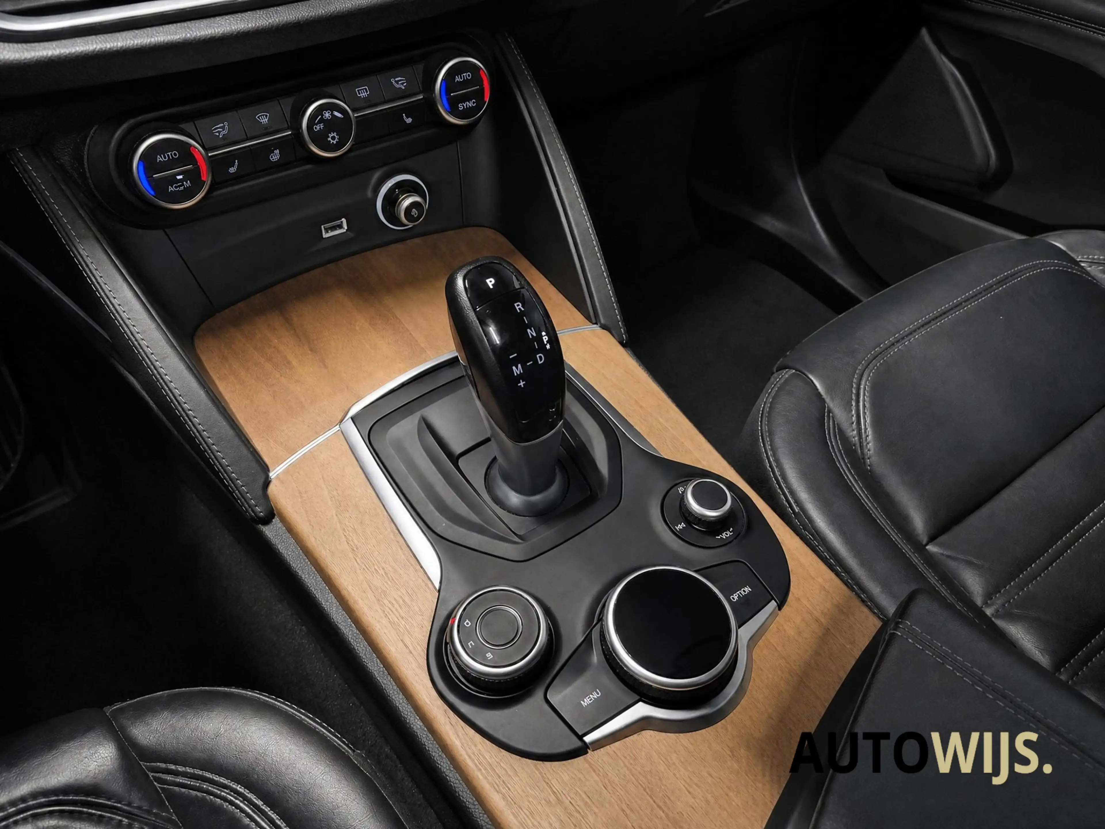 Alfa Romeo Stelvio 2.0 T AWD First Edition|280PK|PANO|CAMERA|LEDER|NL — photo 9