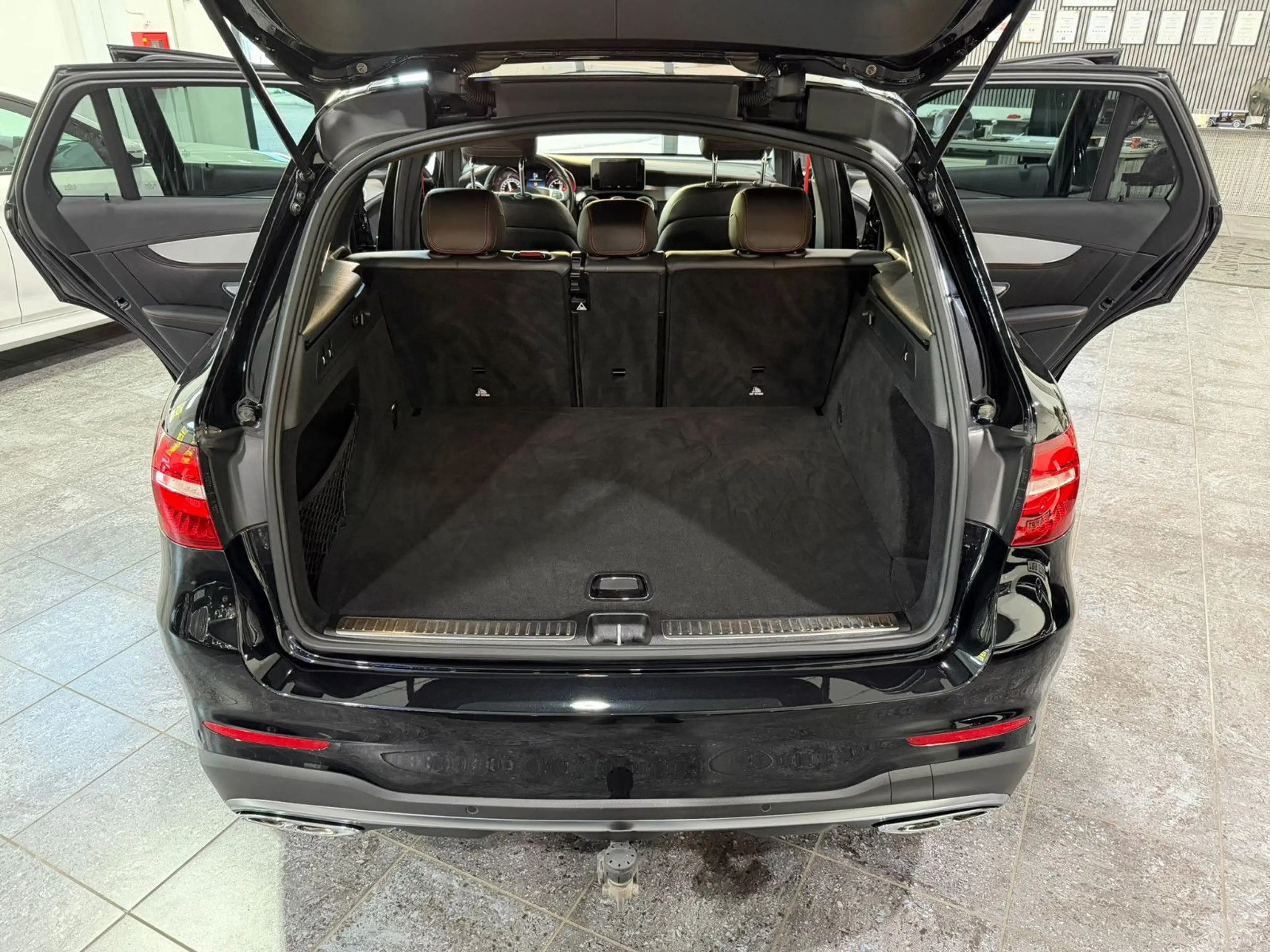Mercedes-Benz GLC 43 AMG *4Matic*AHK*2.Hd*ILS*Navi*RFK*Airmatic — photo 25