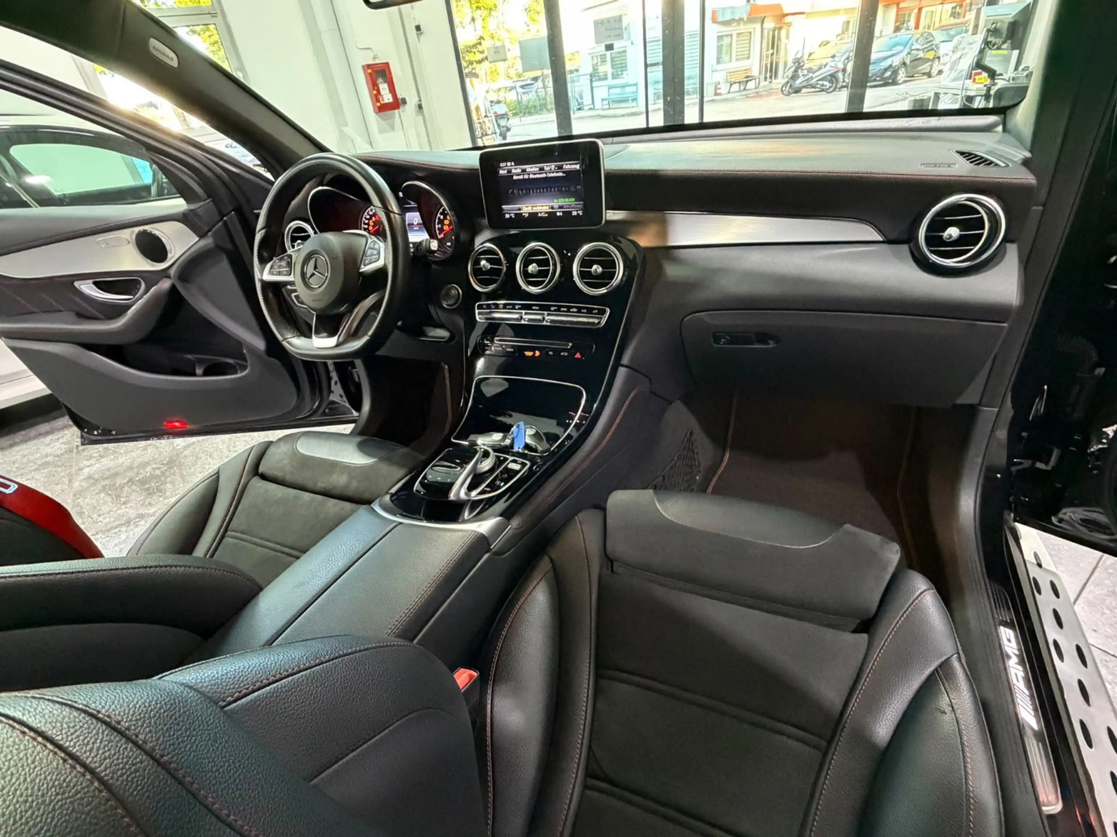 Mercedes-Benz GLC 43 AMG *4Matic*AHK*2.Hd*ILS*Navi*RFK*Airmatic — photo 10