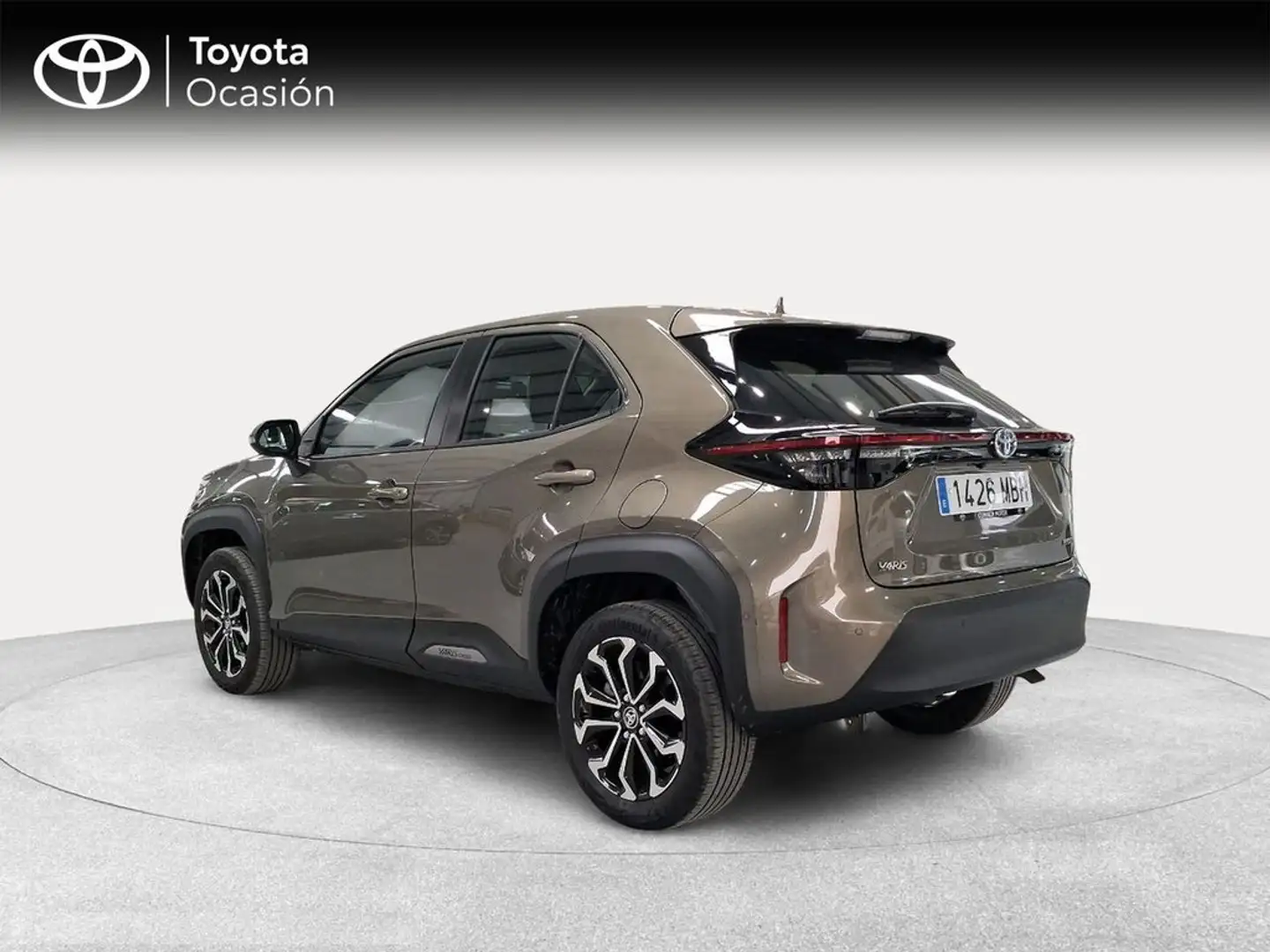 Toyota Yaris Cross 120H Active Tech Pack Comfort Marrón - 2