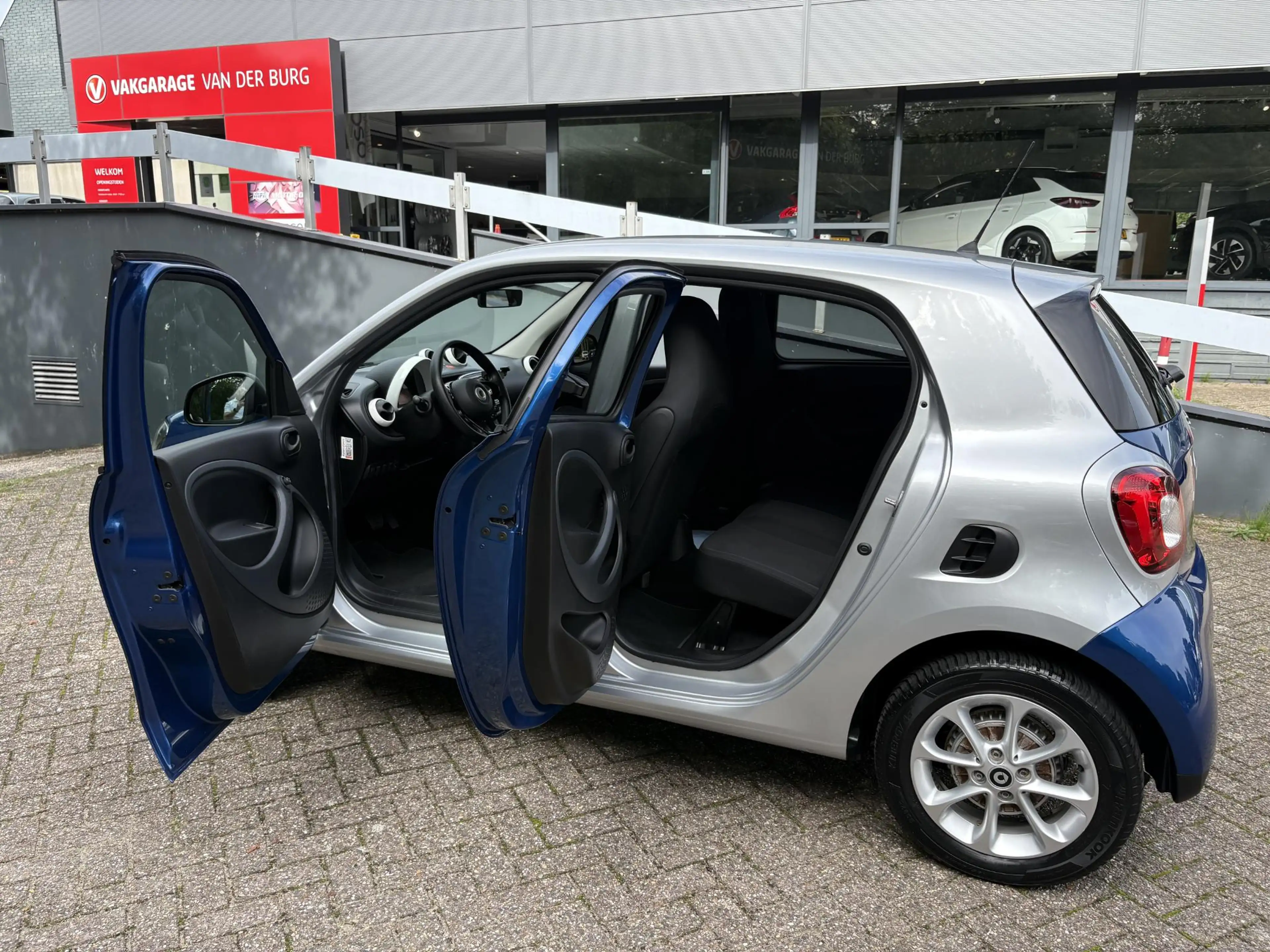 smart forFour 1.0 Business Solution Automaat RIJKLAAR — photo 11