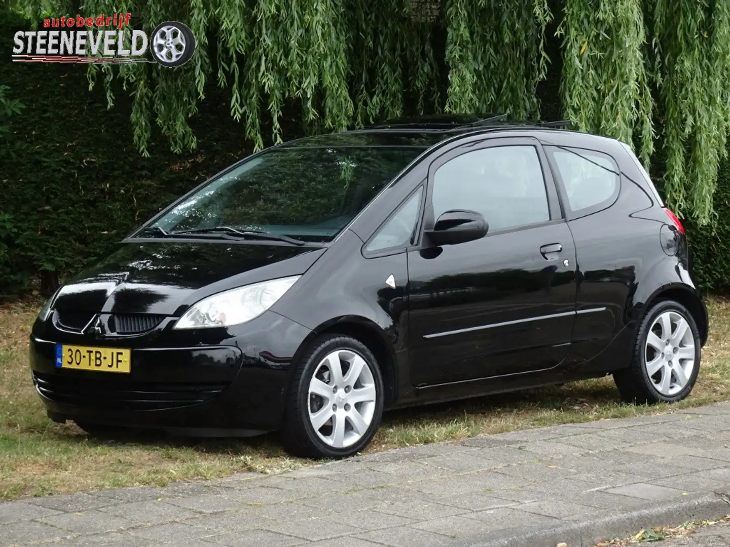 Mitsubishi Colt 1.5 d'Azur met Airco en Dubbel Schuif kantel dak Zwart - 1