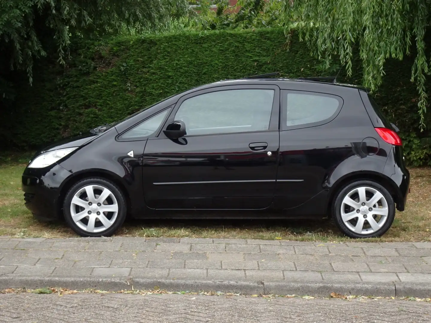 Mitsubishi Colt 1.5 d'Azur met Airco en Dubbel Schuif kantel dak Zwart - 2