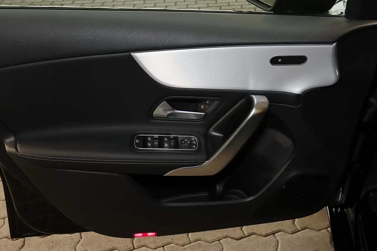 Mercedes-Benz A 200 Progressive MBUX+RüKam+LED+Pano+Night+Totw 12